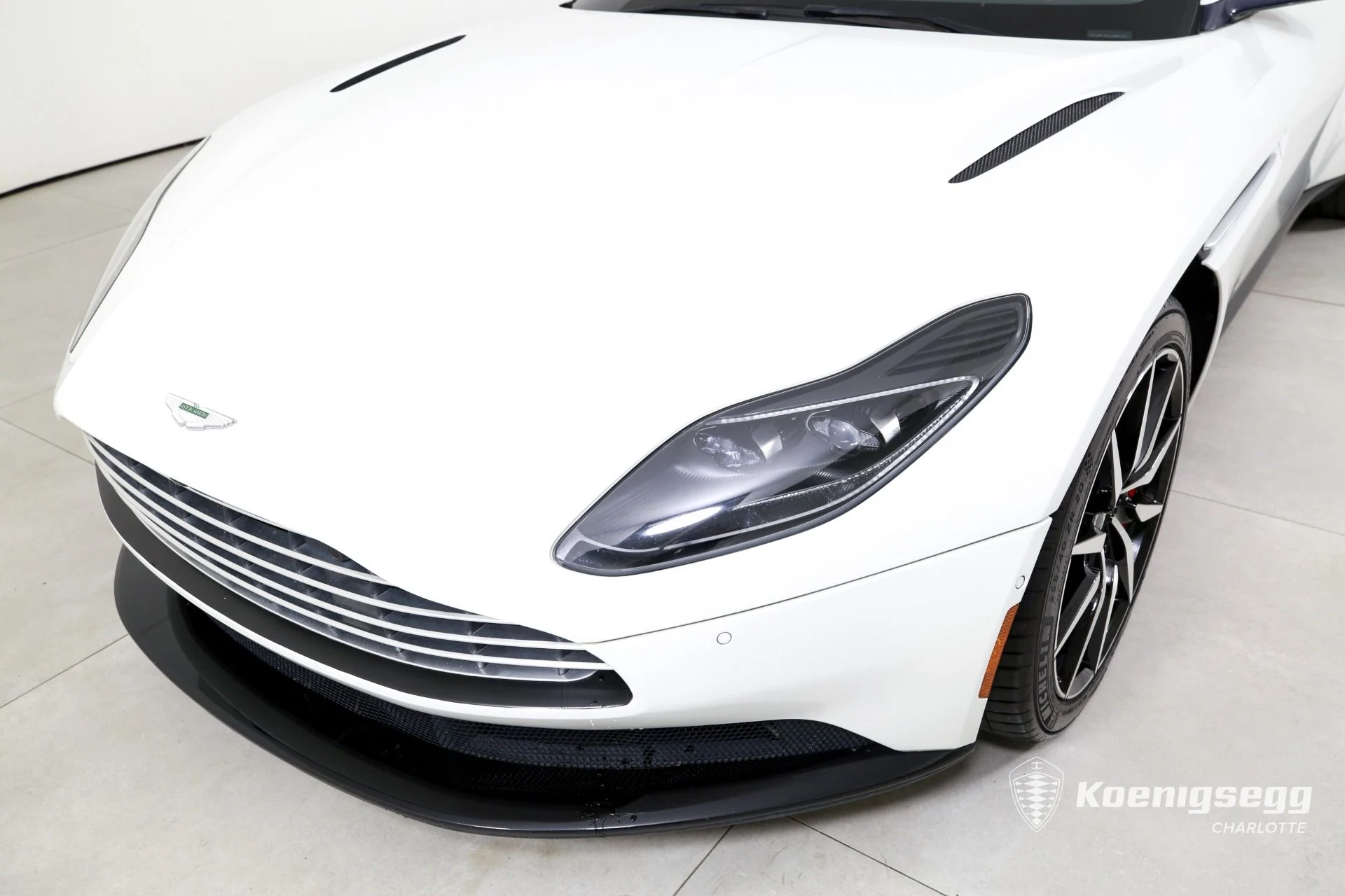 mph031_2903539312_Used_2020_Aston_Martin_DB_11_Volante_1782494523_9c3c91625b