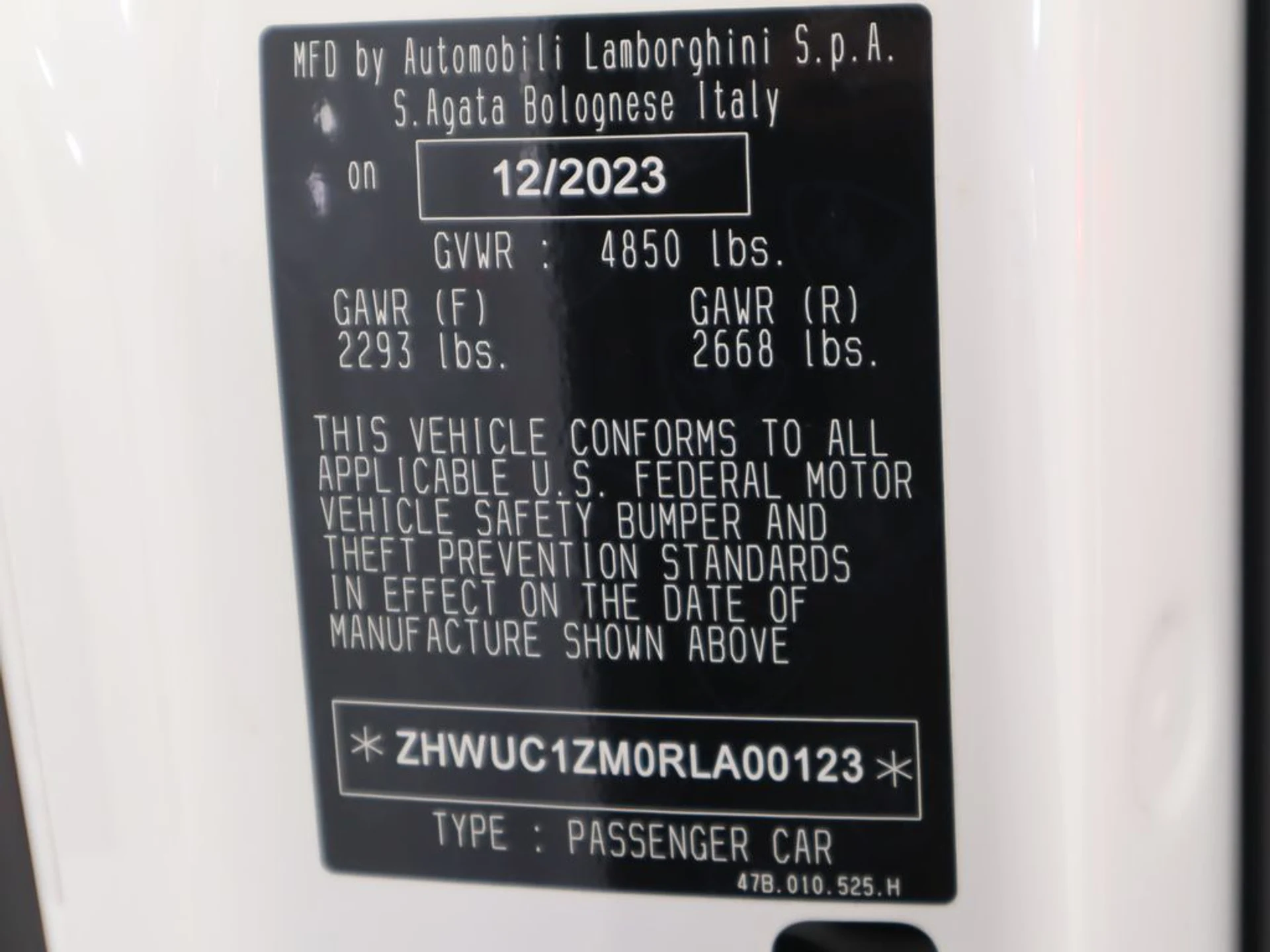 mph031_2905004746_used_2024_lamborghini_revuelto_coupe_8119_23017512_32_1024_8e284d5c20