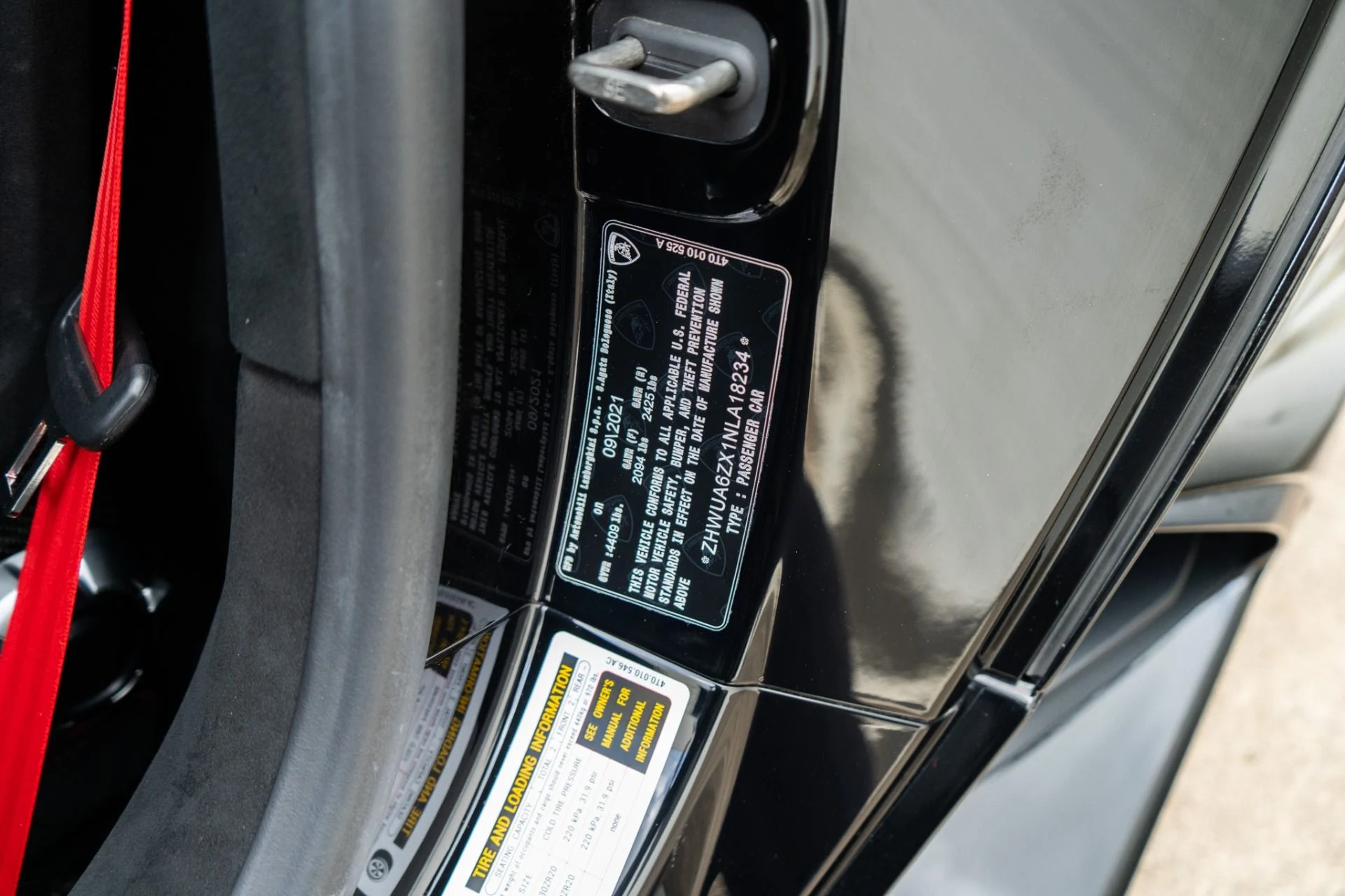 mph031_29054889_Used_2022_Lamborghini_Huracan_STO_1772576757_5efd073000