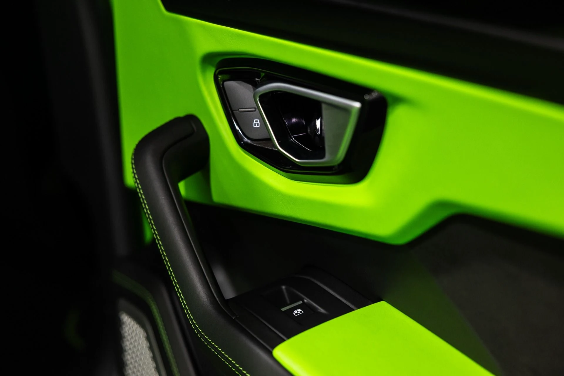 mph031_2918917142_Used_2021_Lamborghini_Urus_Verde_Mantis_Pearl_Full_Stealth_PPF_1764949074_293c3cb0fb