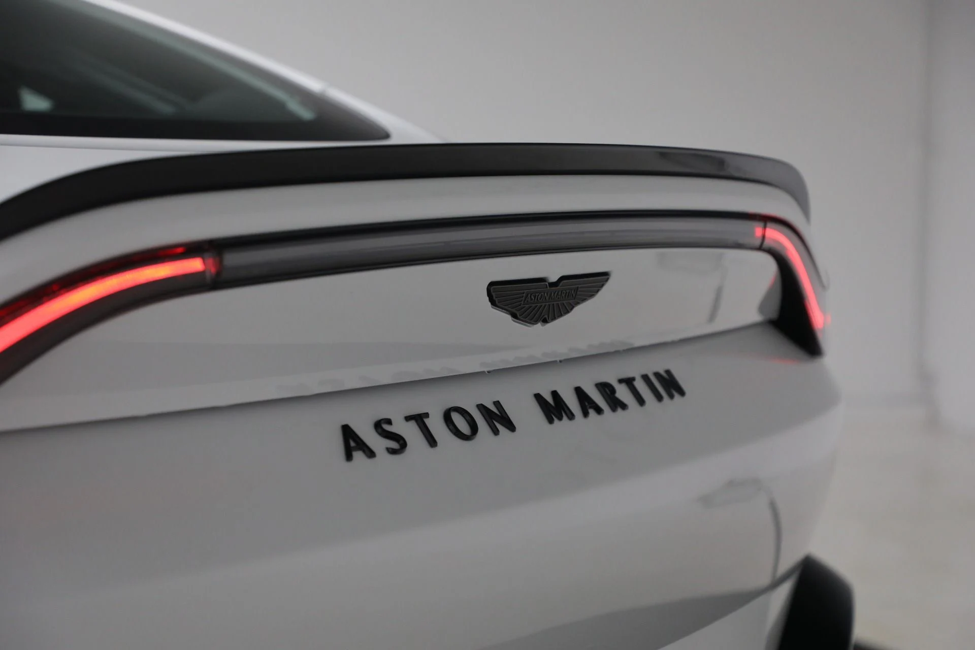 mph031_2919286352_New_2026_Aston_Martin_Vantage_S_1773251137_14303726d7