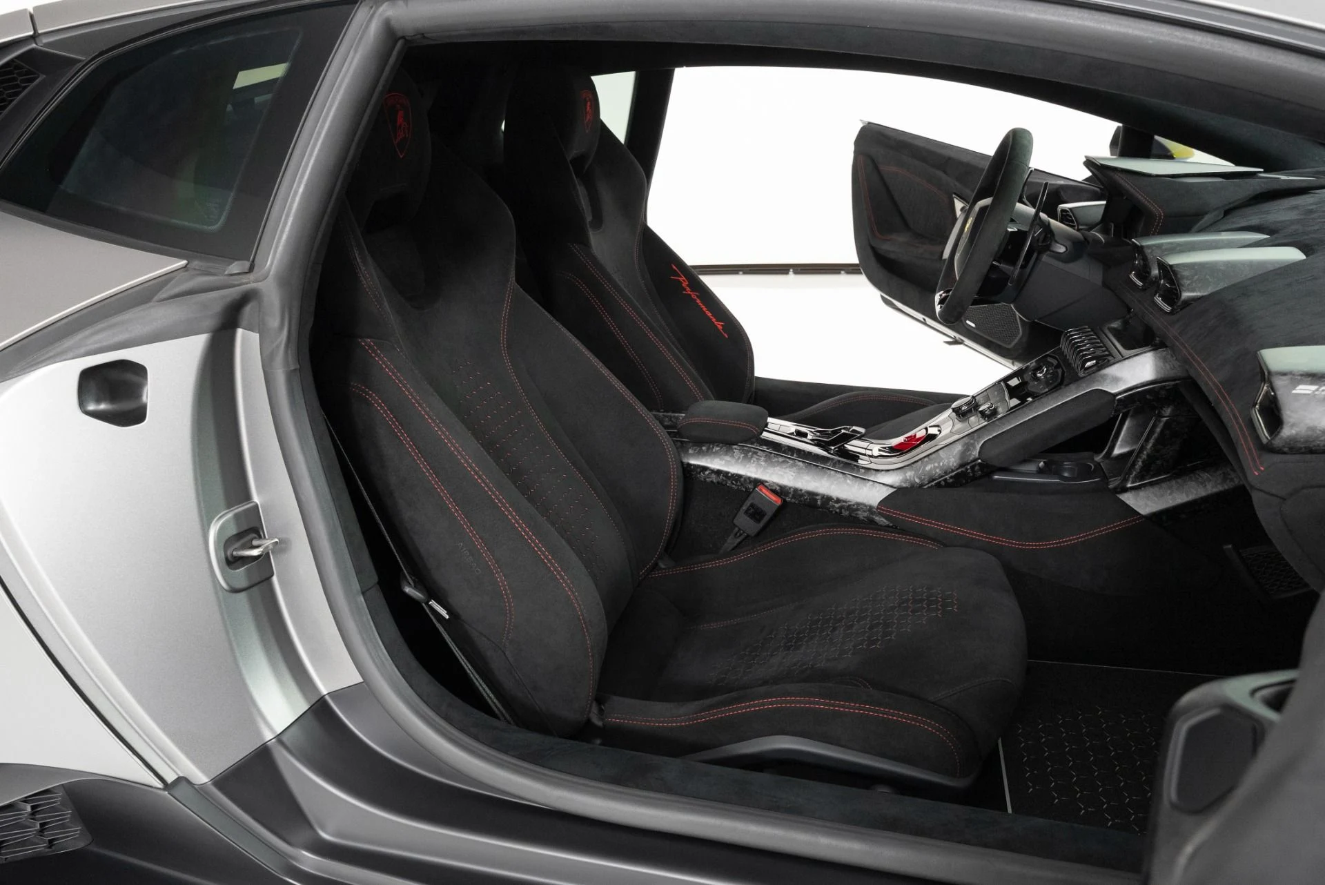mph031_2923278801_Used_2018_Lamborghini_Huracan_Performante_1750119356_41af9b5ee3
