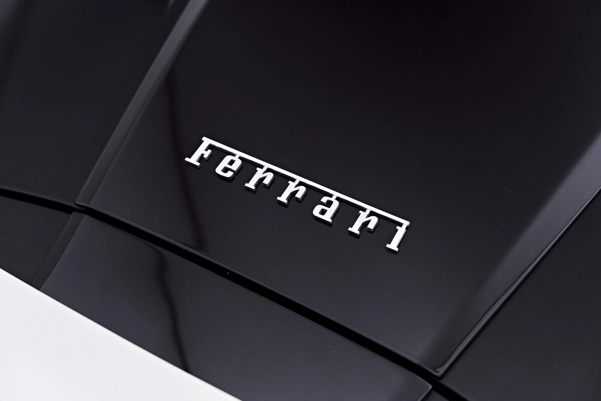 mph031_2926197748_Used_2022_Ferrari_F8_Spider_Base_1784162269_8bbe89a02e