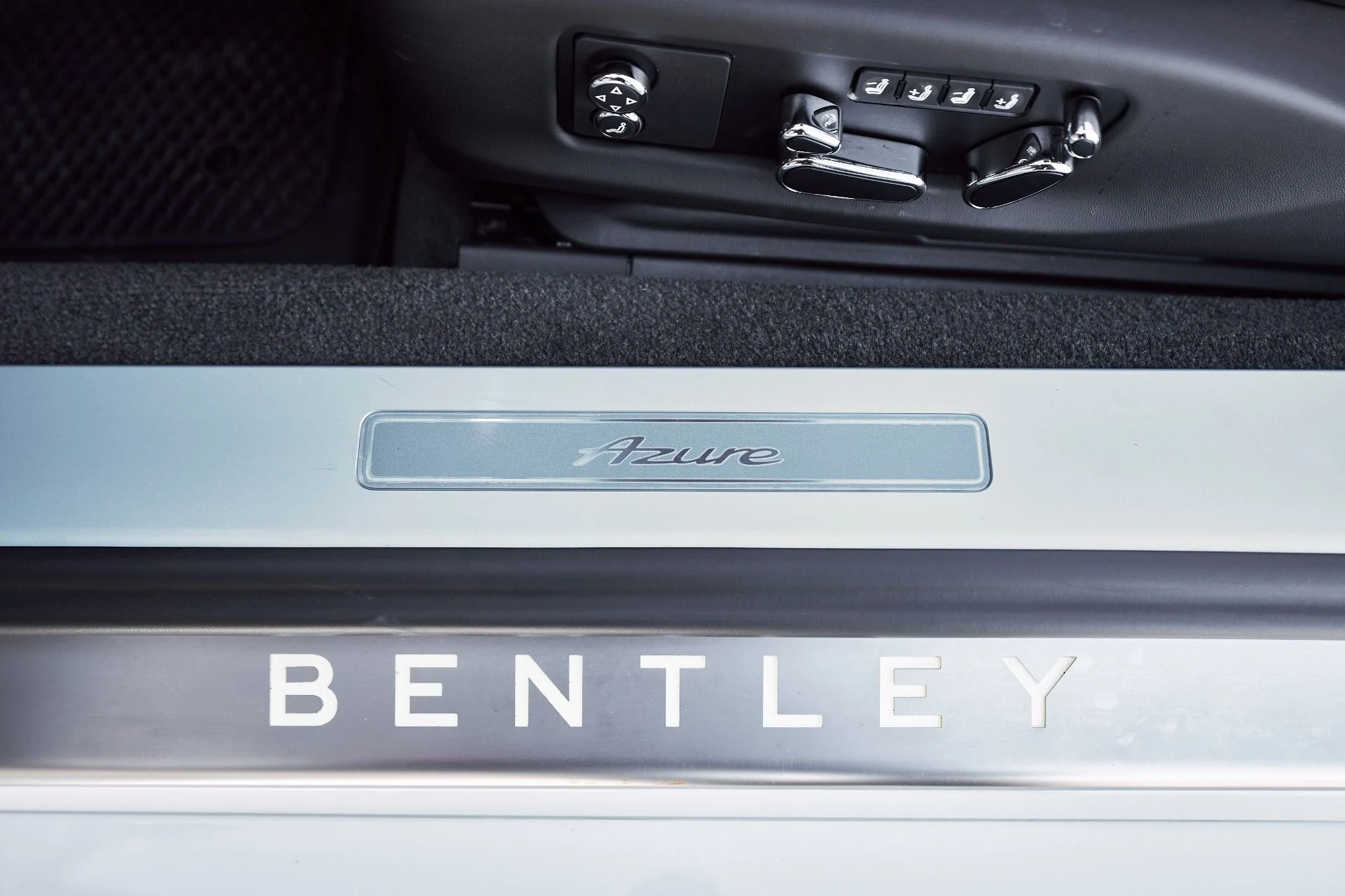 mph031_2931602288_Used_2023_Bentley_Continental_GT_Azure_1761181921_5e3da53eca