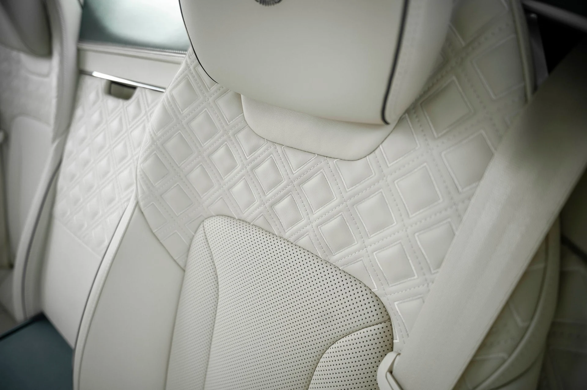 mph031_2938028963_52de72999b3549a0a8dabec305496407_de376c70cf