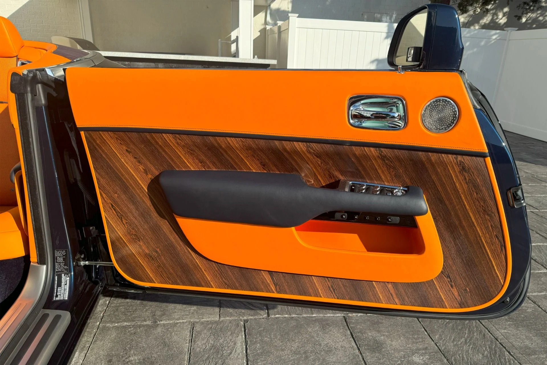 mph031_2949920635_Used_2019_Rolls_Royce_Dawn_1739202190_731564bfa9