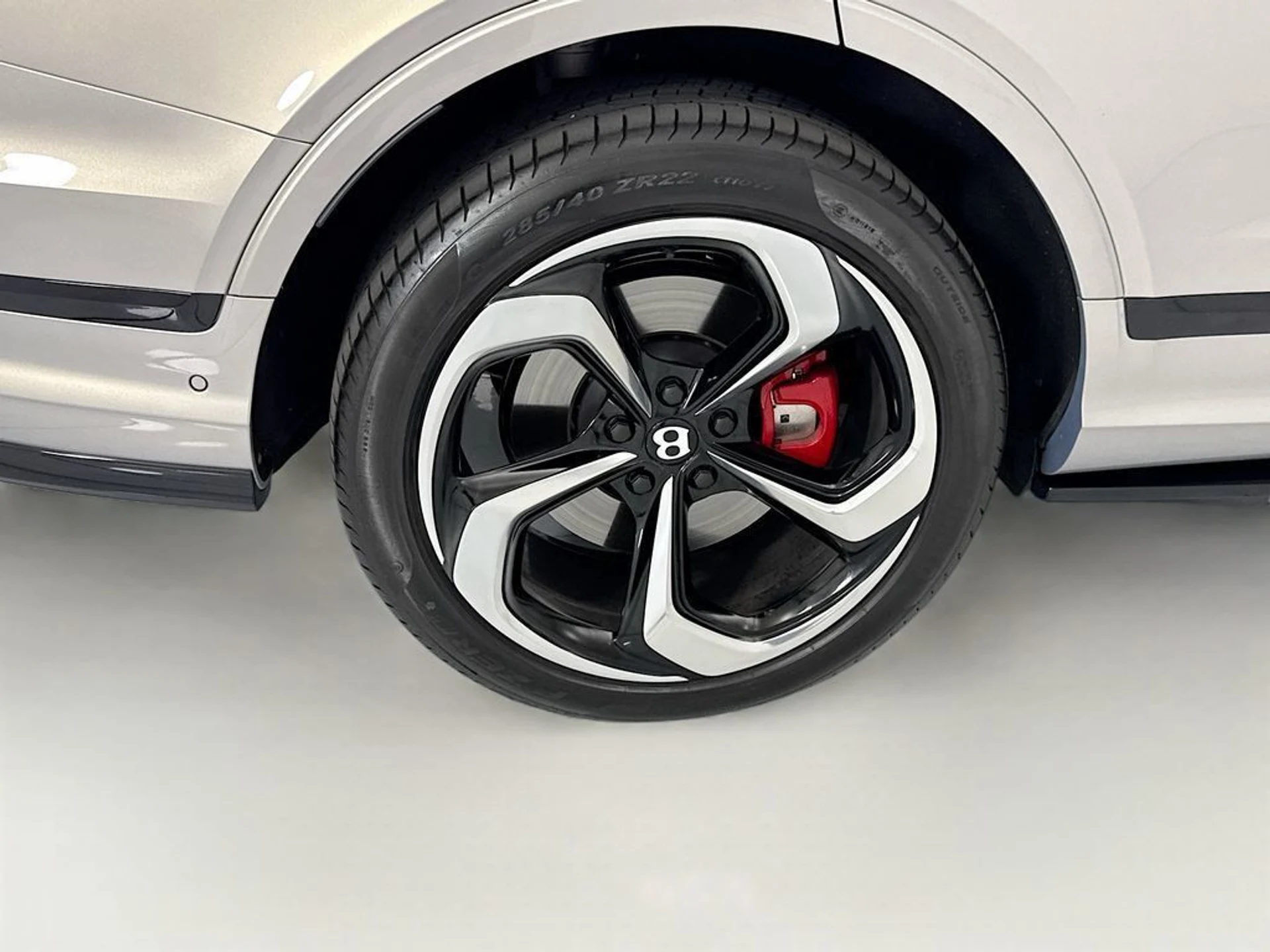 mph031_2953894968_used_2023_bentley_bentayga_sawd_8119_23037215_32_1024_ccfd92a311