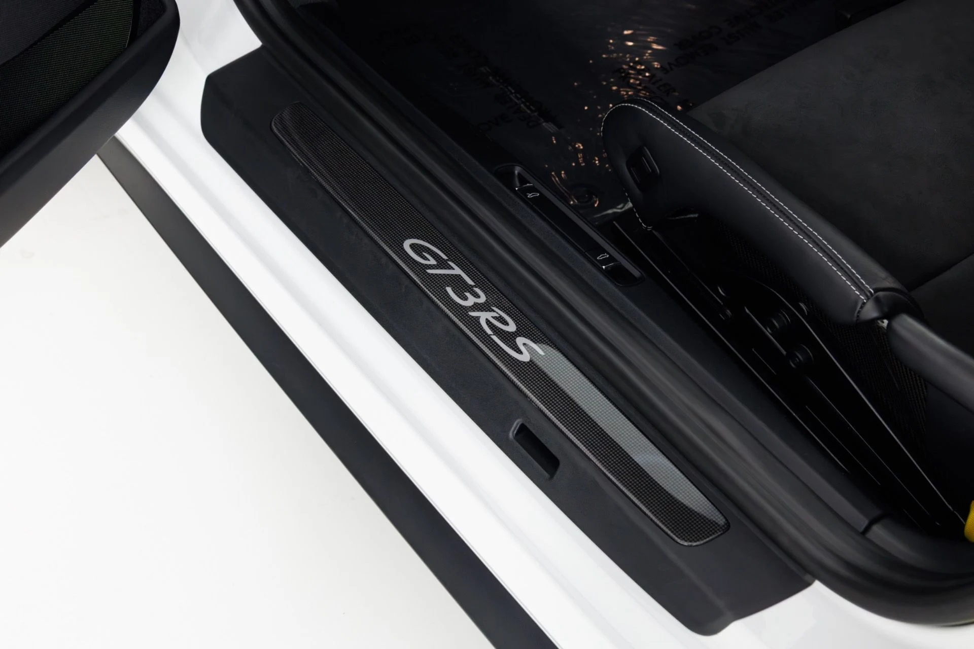 mph031_2959544208_Used_2016_Porsche_911_GT_3_RS_1775150683_a8cbe60d3e