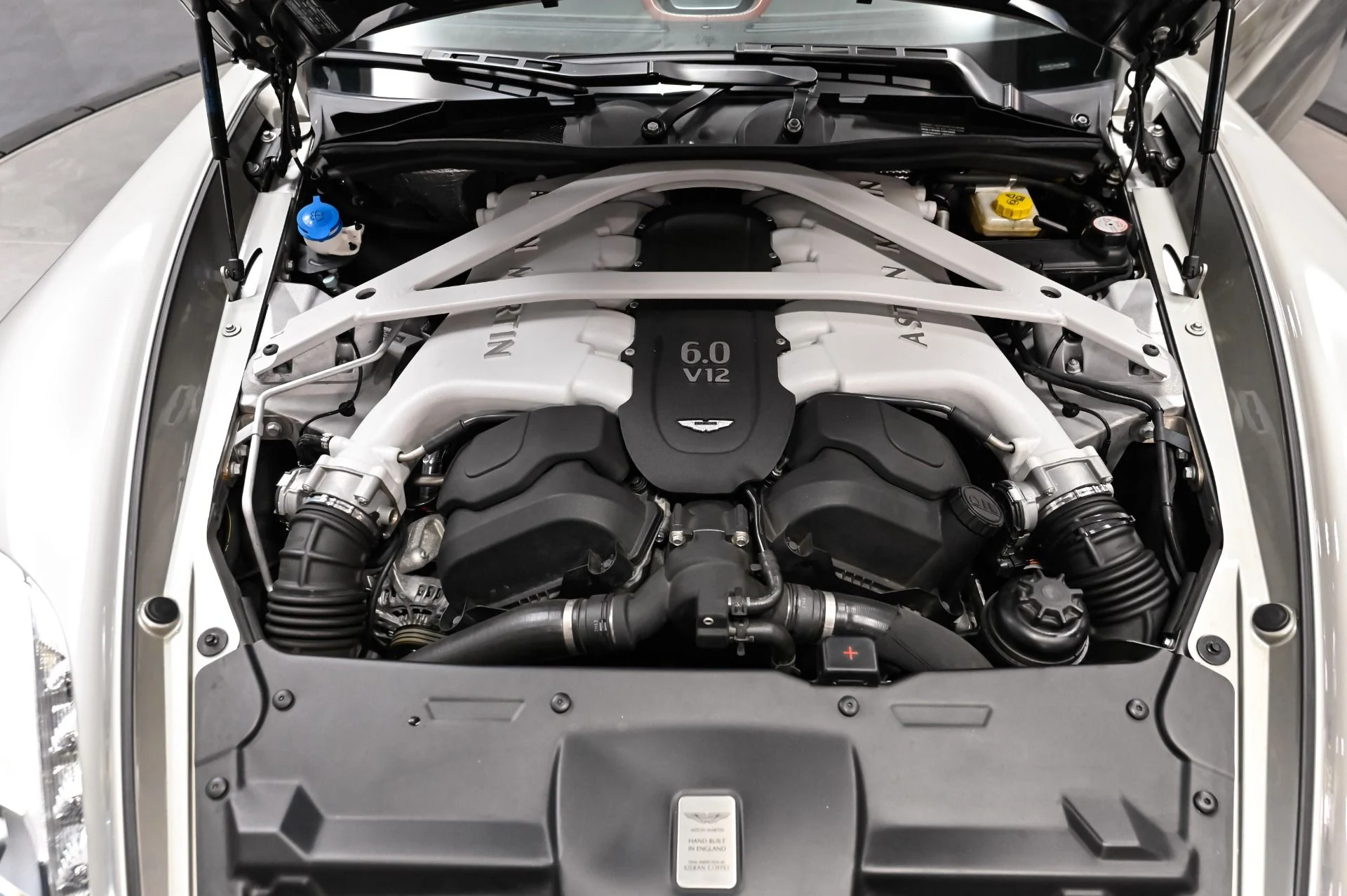 mph031_2964051720_Used_2014_Aston_Martin_Vanquish_V12_1793299602_cc1d4a004f