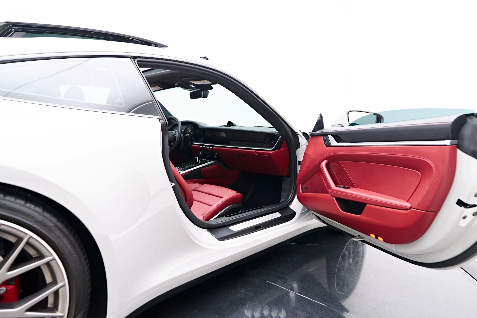 mph031_2969509224_Used_2023_Porsche_911_Carrera_4_S_1757702385_d5d8bffc0e