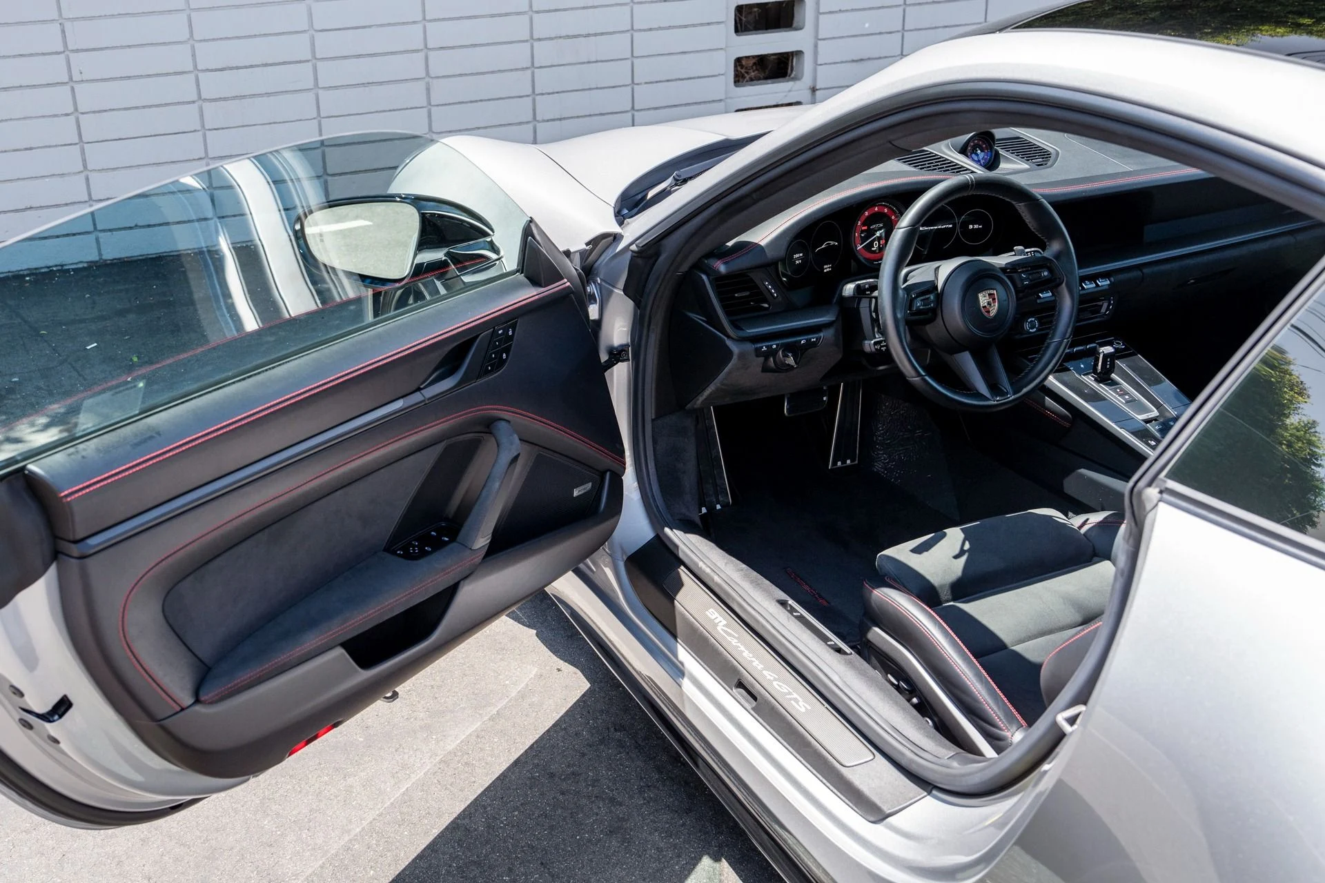 mph031_2981838837_Used_2024_Porsche_911_Carrera_4_GTS_1751587003_16f6159597