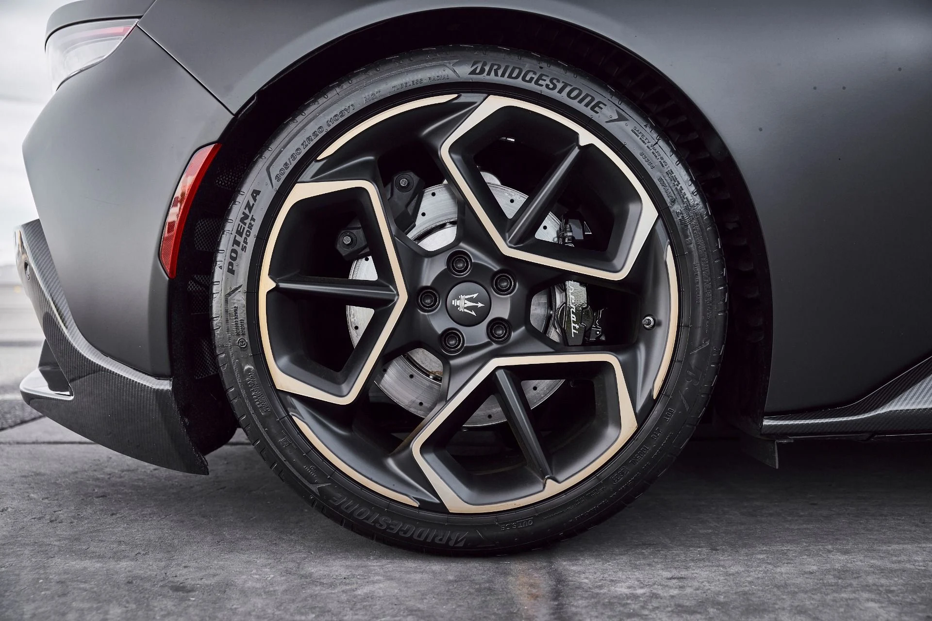 mph031_2988383757_Used_2024_Maserati_MC_20_Base_1772679301_5a61e48977