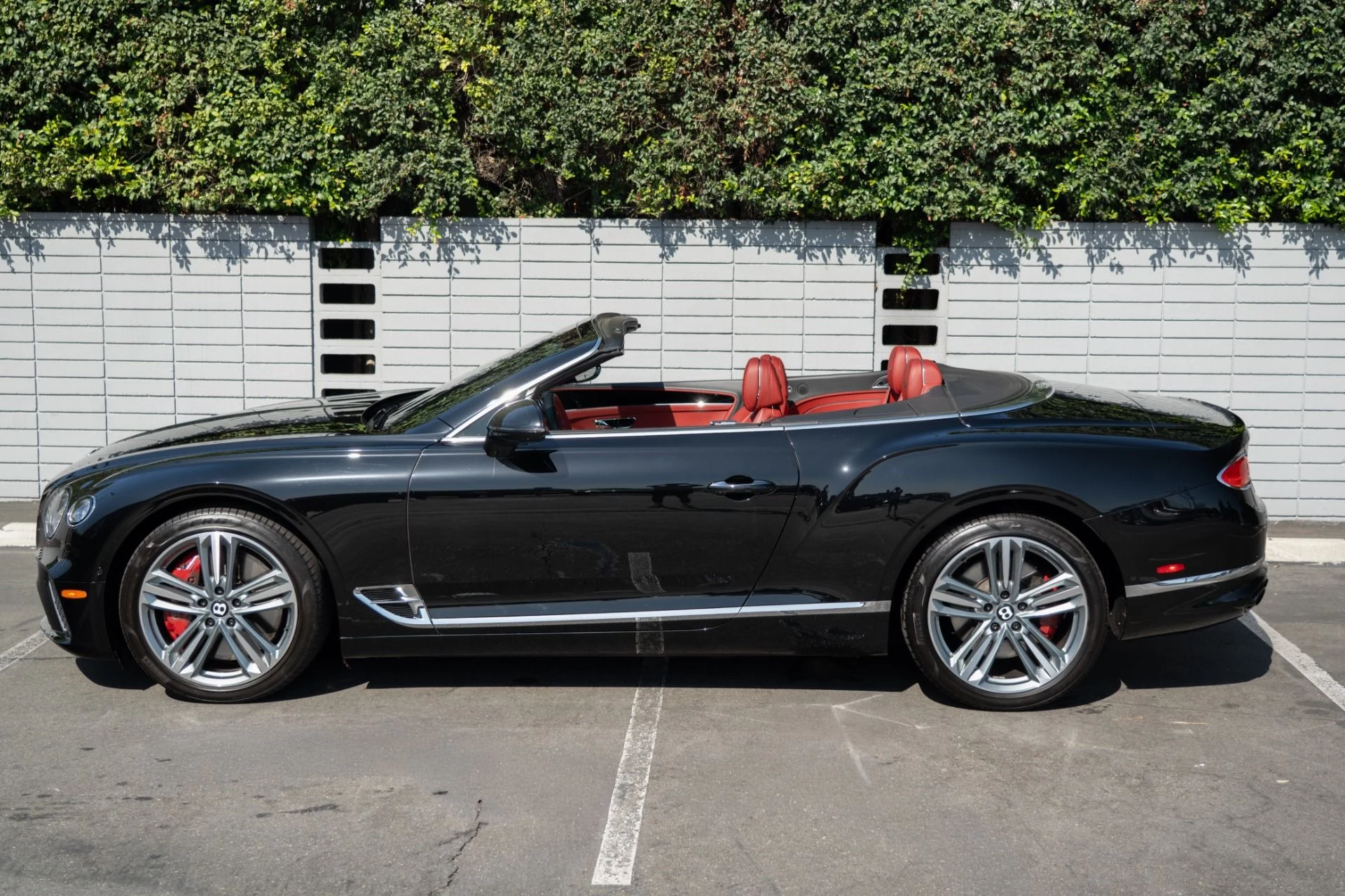mph031_2994973024_Used_2023_Bentley_Continental_GTC_V8_1755892856_1b3cea65f4