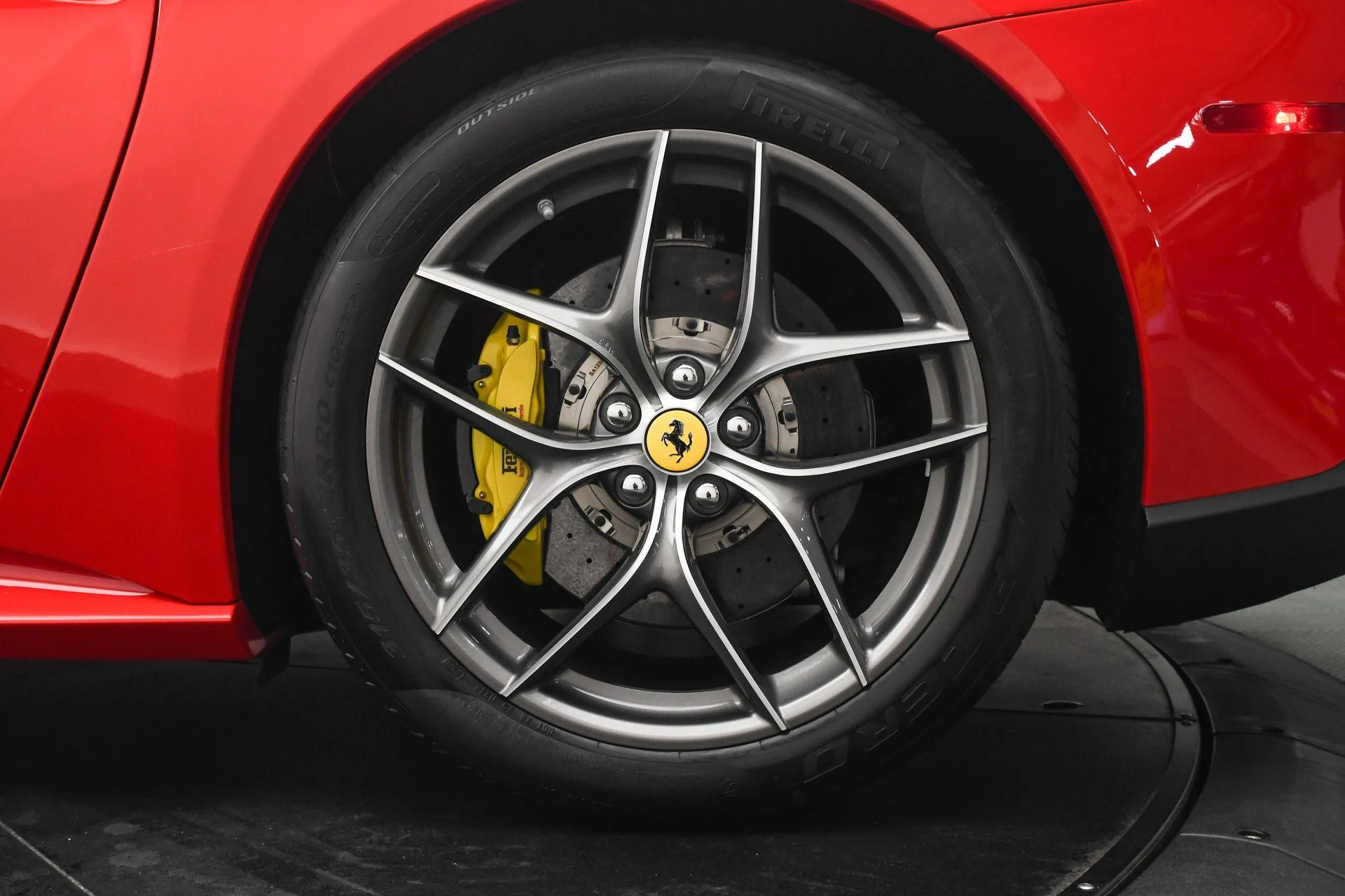 mph031_2998825546_Used_2017_Ferrari_F12_Berlinetta_1757454007_d55ea84142