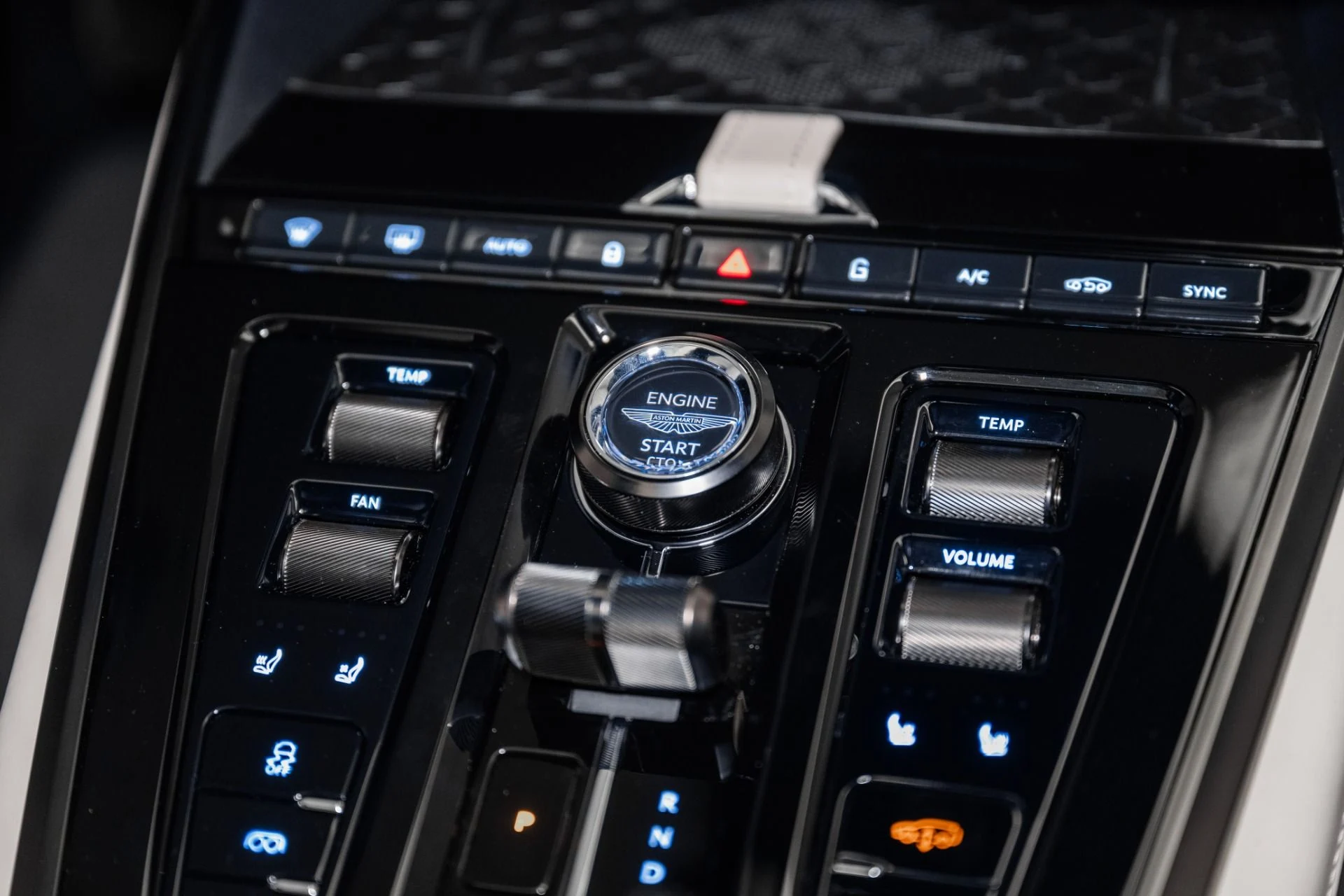 mph031_300179233_Used_2025_Aston_Martin_DBX_707_1734711890_a8309fd929