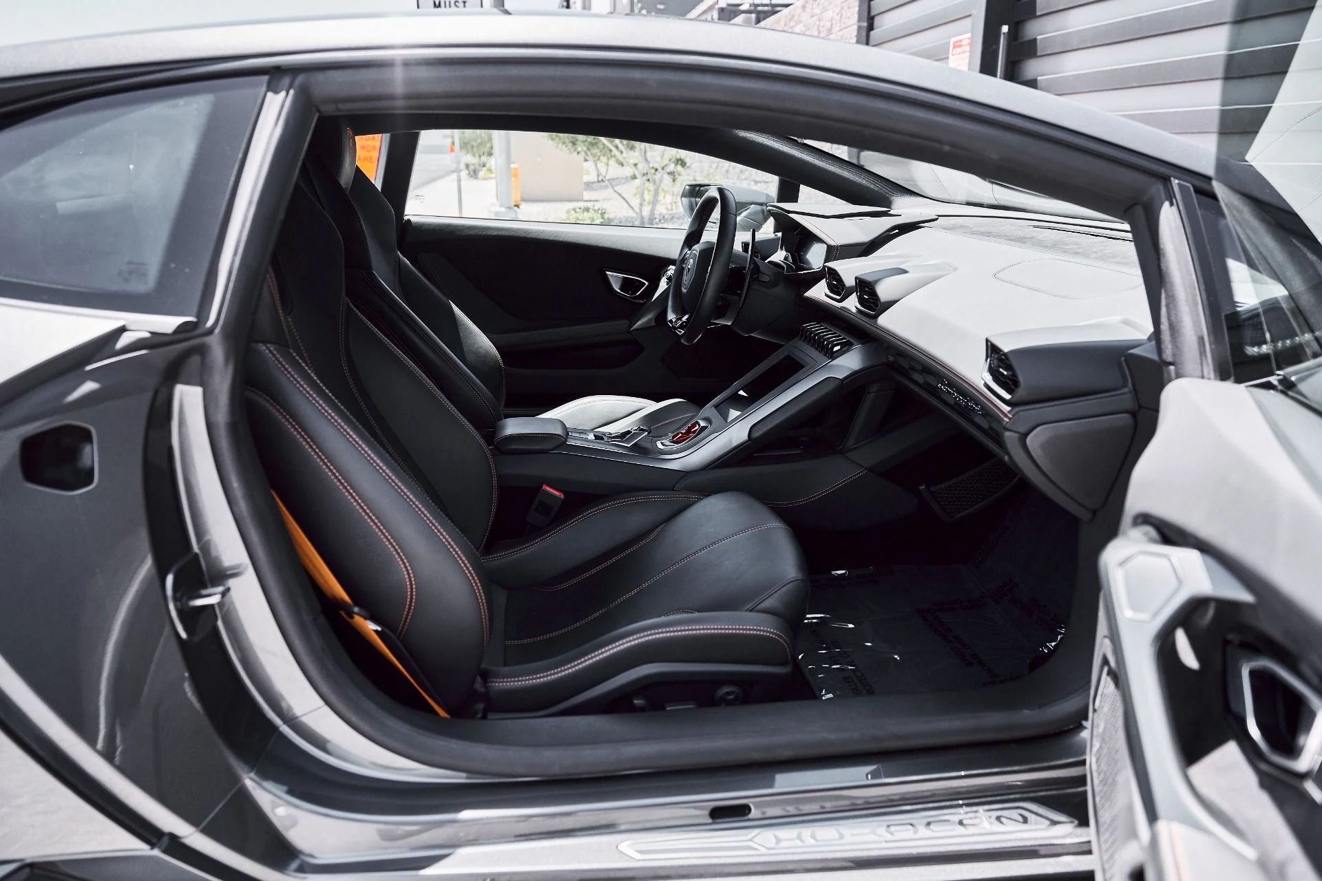 mph031_3005036053_Used_2021_Lamborghini_Huracan_EVO_Base_1780708721_5a9bbaf2f4
