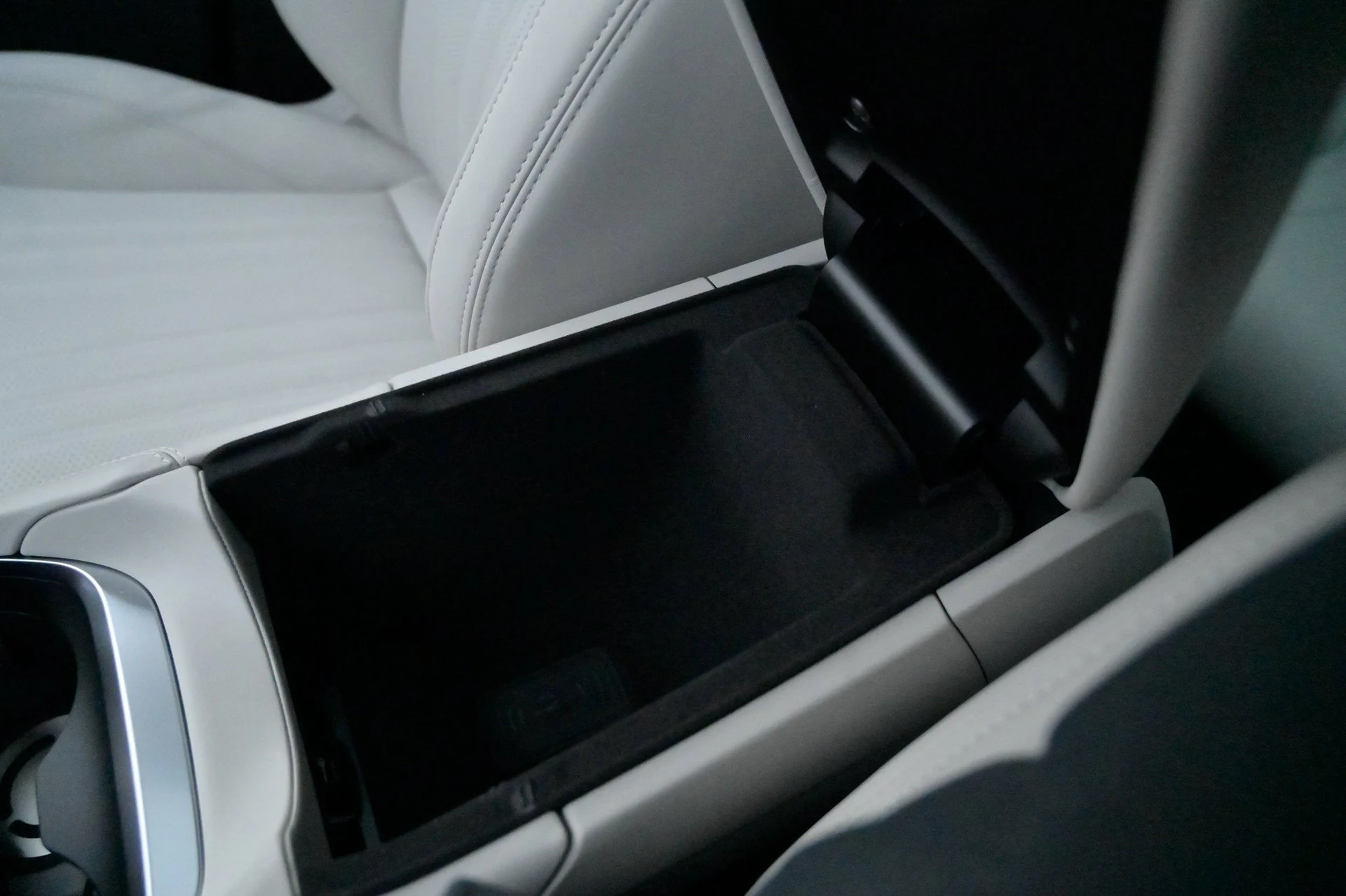 mph031_301001837_a3e14173e8554d488a3802271a68e9ce_4177a69932