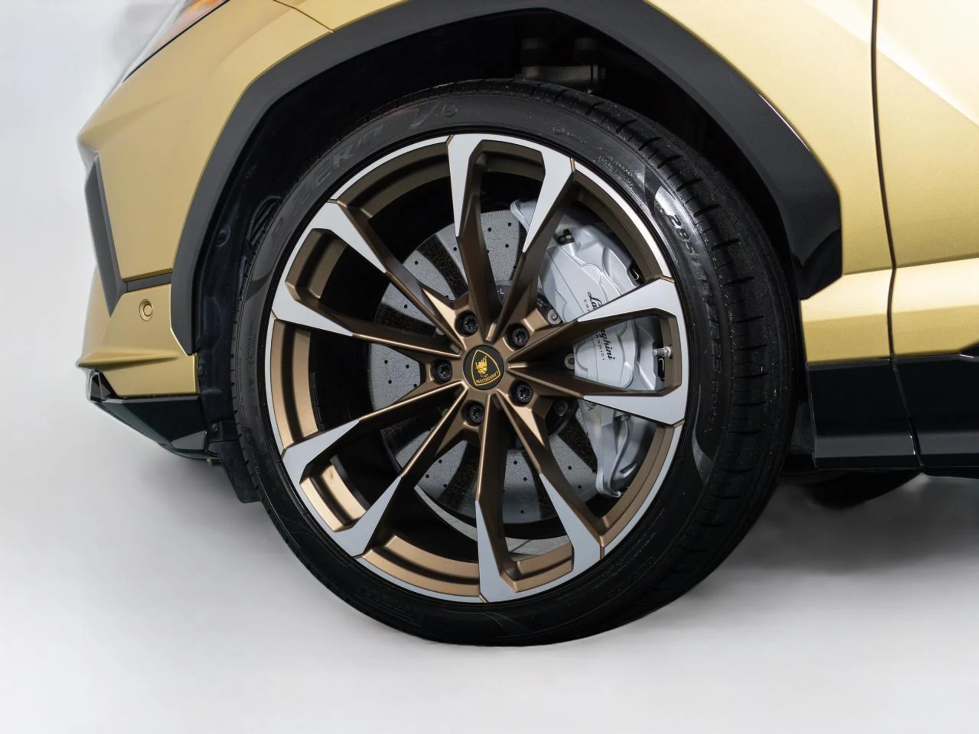 mph031_3011416858_Used_2023_Lamborghini_Urus_S_1785169230_504f790e88