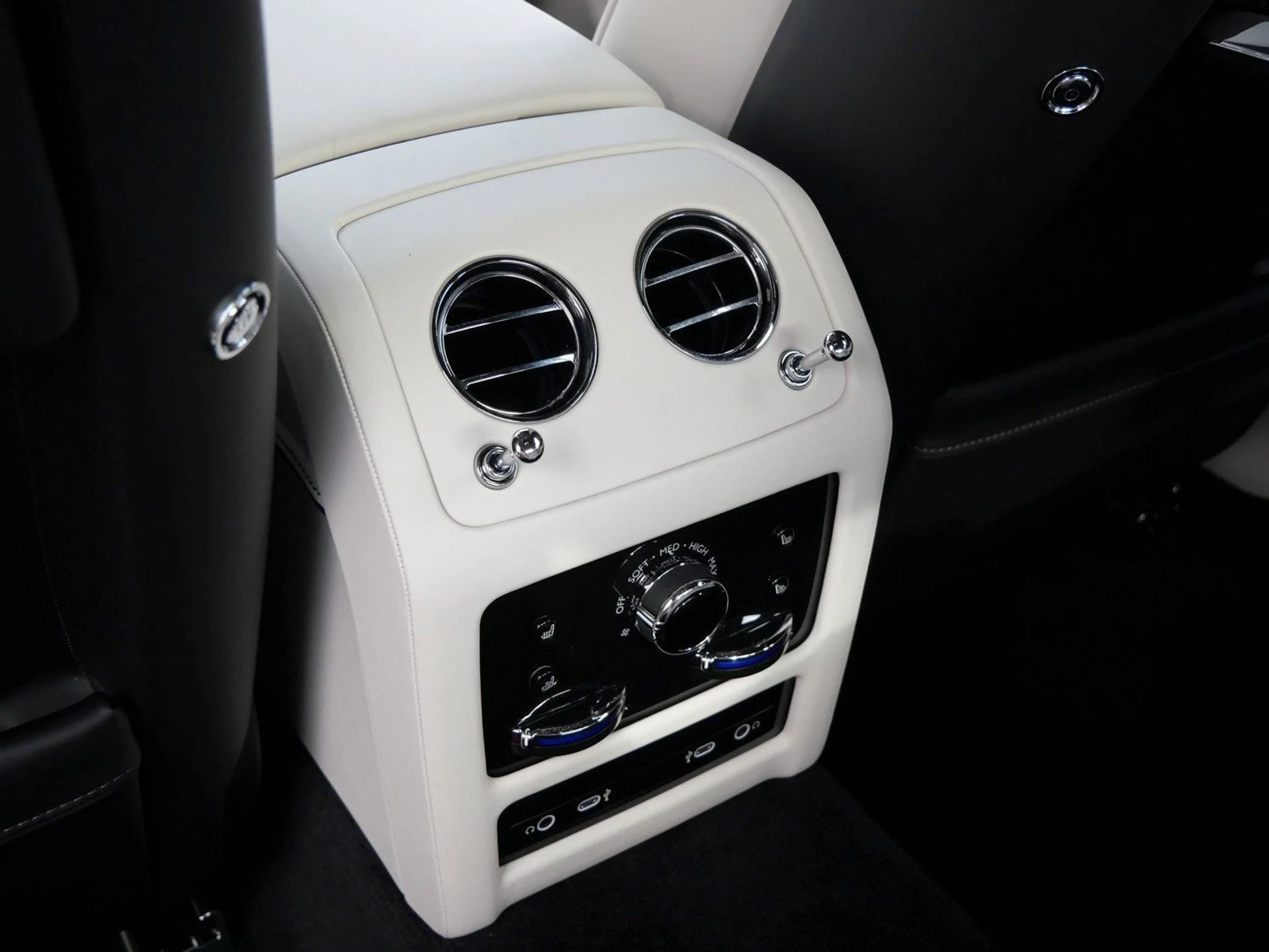 mph031_30160200_aa632ac19483e60c5f221b80a5eeb1ecx_20f78b9ec7