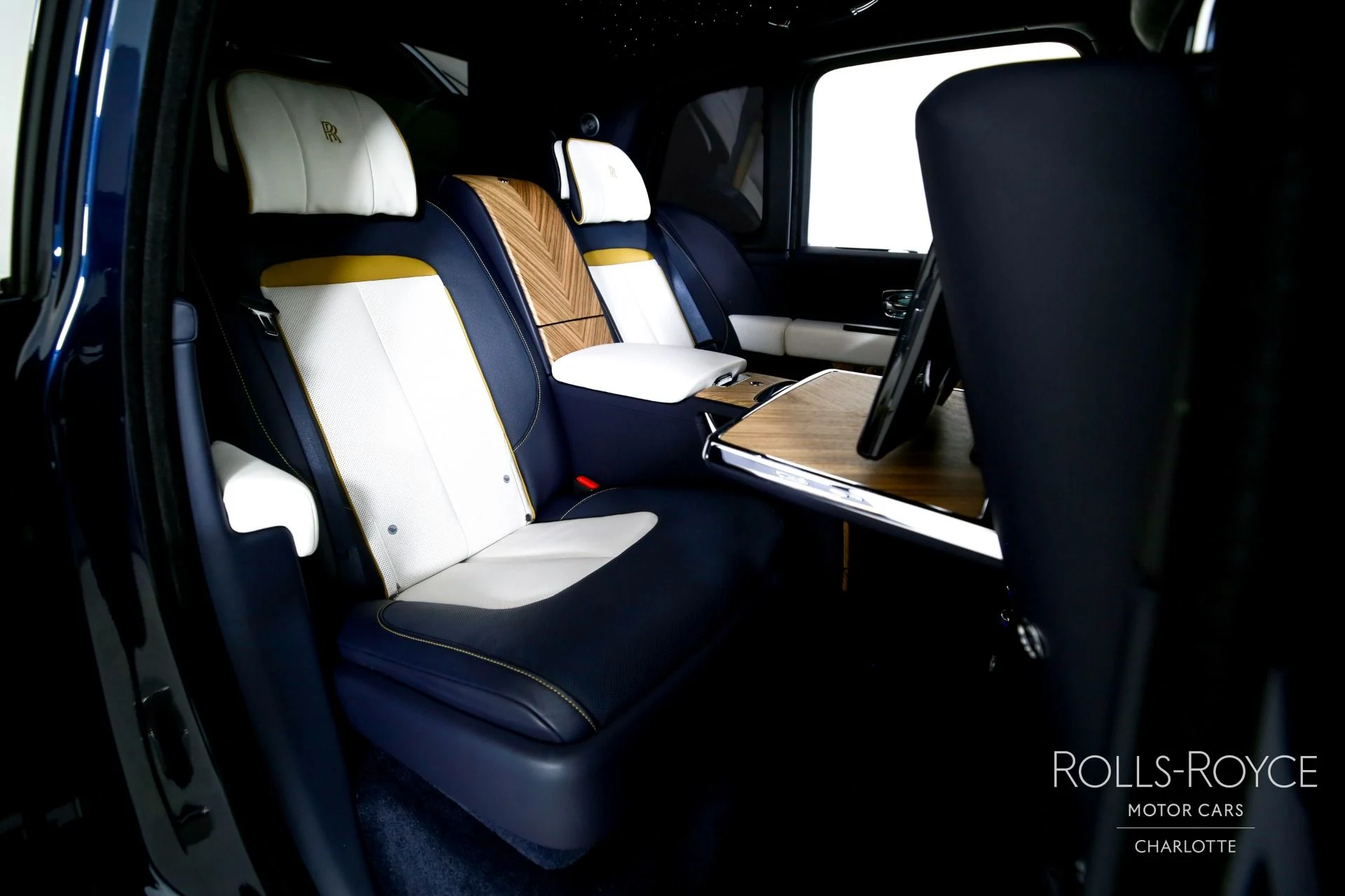 mph031_3017948000_Used_2025_Rolls_Royce_Cullinan_1789143669_a489916f80