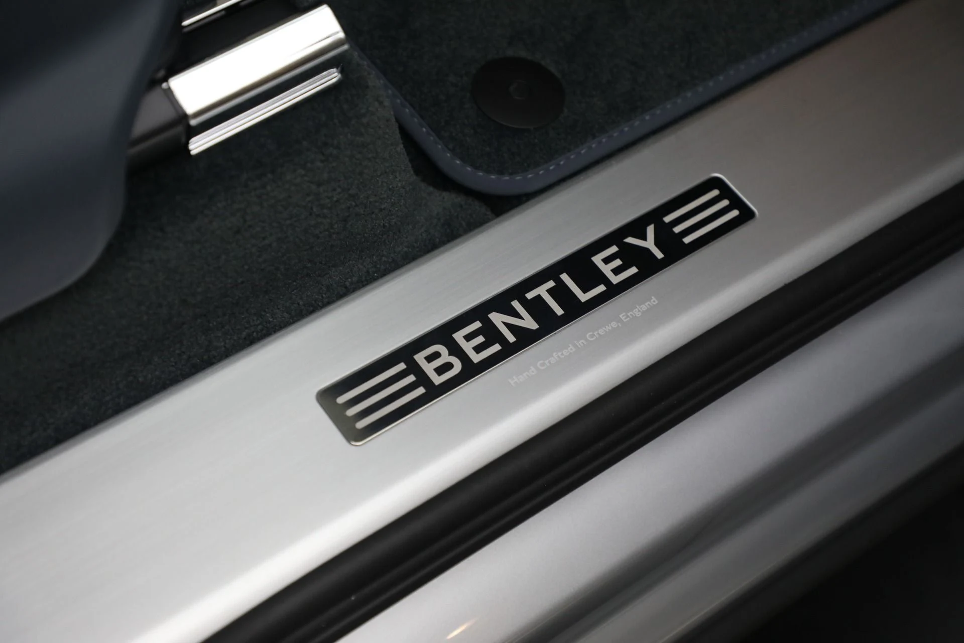 mph031_3022189911_New_2025_Bentley_Bentayga_EWB_V8_668b7abcd9