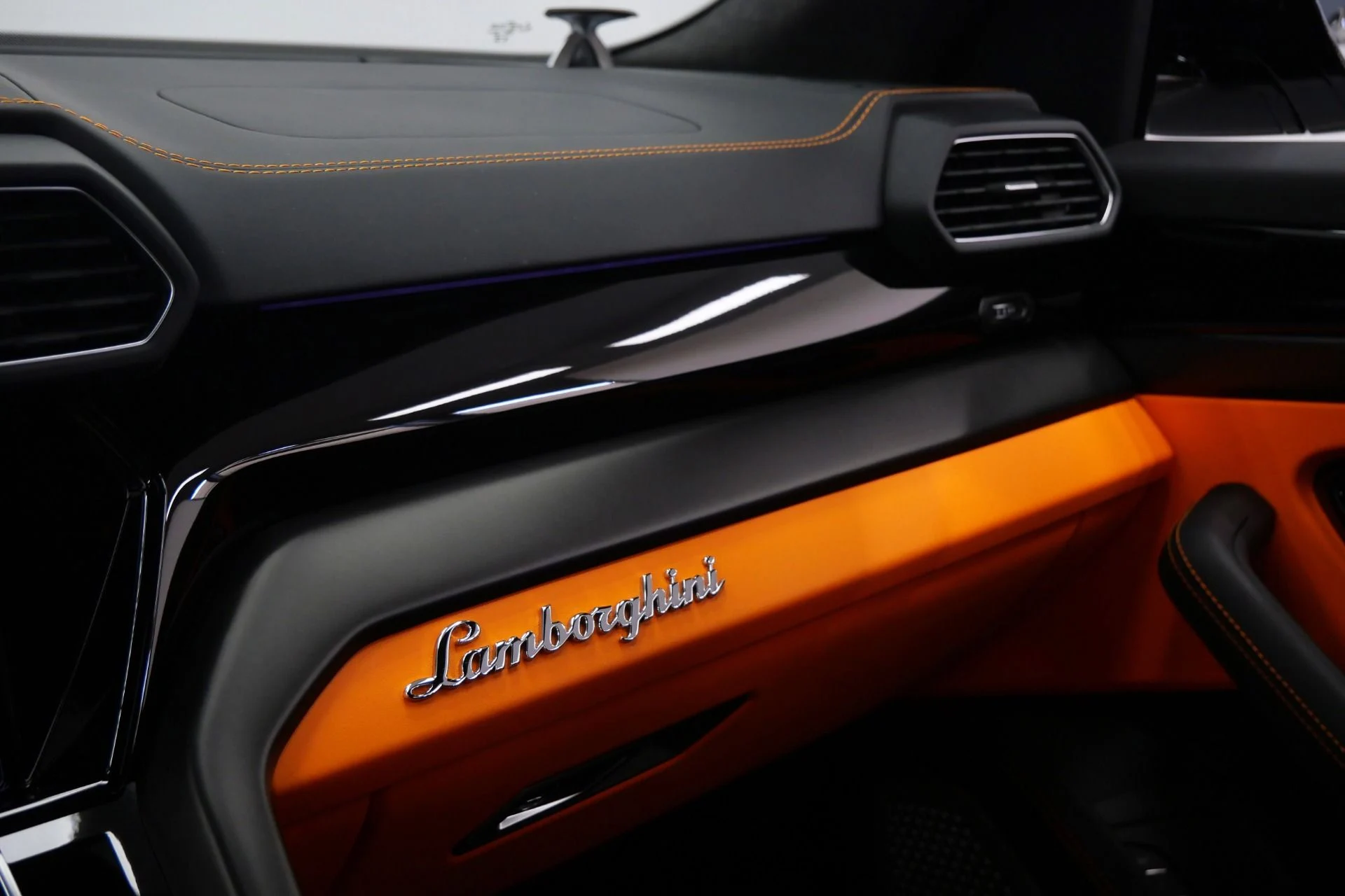 mph031_303128779_Used_2023_Lamborghini_Urus_S_Very_Low_Miles_657_Horsepower_Bang_and_Olufsen_Audio_1781208380_b34ea653c5