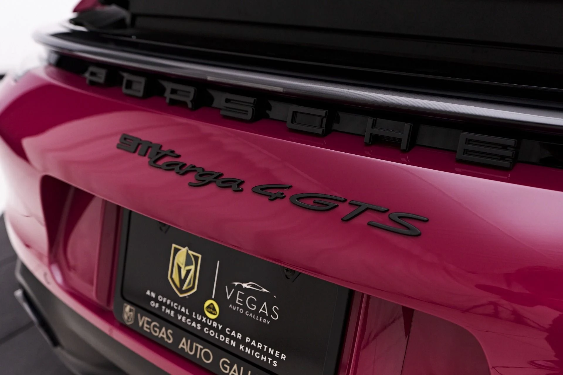 mph031_3034245196_Used_2024_Porsche_911_Targa_4_GTS_1756951236_e4577288ca