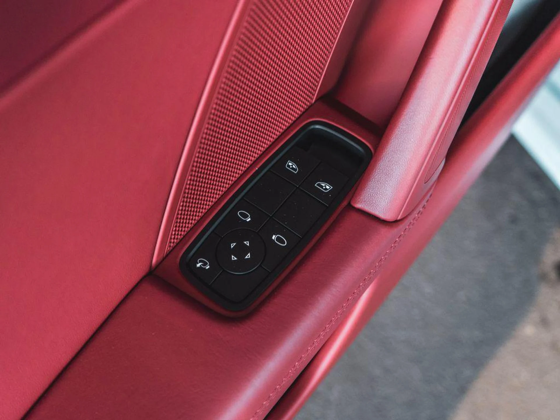 mph031_303494312_Zq_B4_U_Pny3_O_Dut_0_J_Kpix_ZW_Zc_CBI_9011557b20