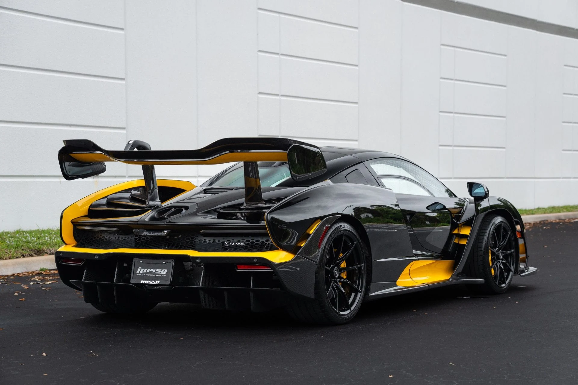 mph031_3036381390_Used_2019_Mc_Laren_Senna_1775186462_8777c59a98