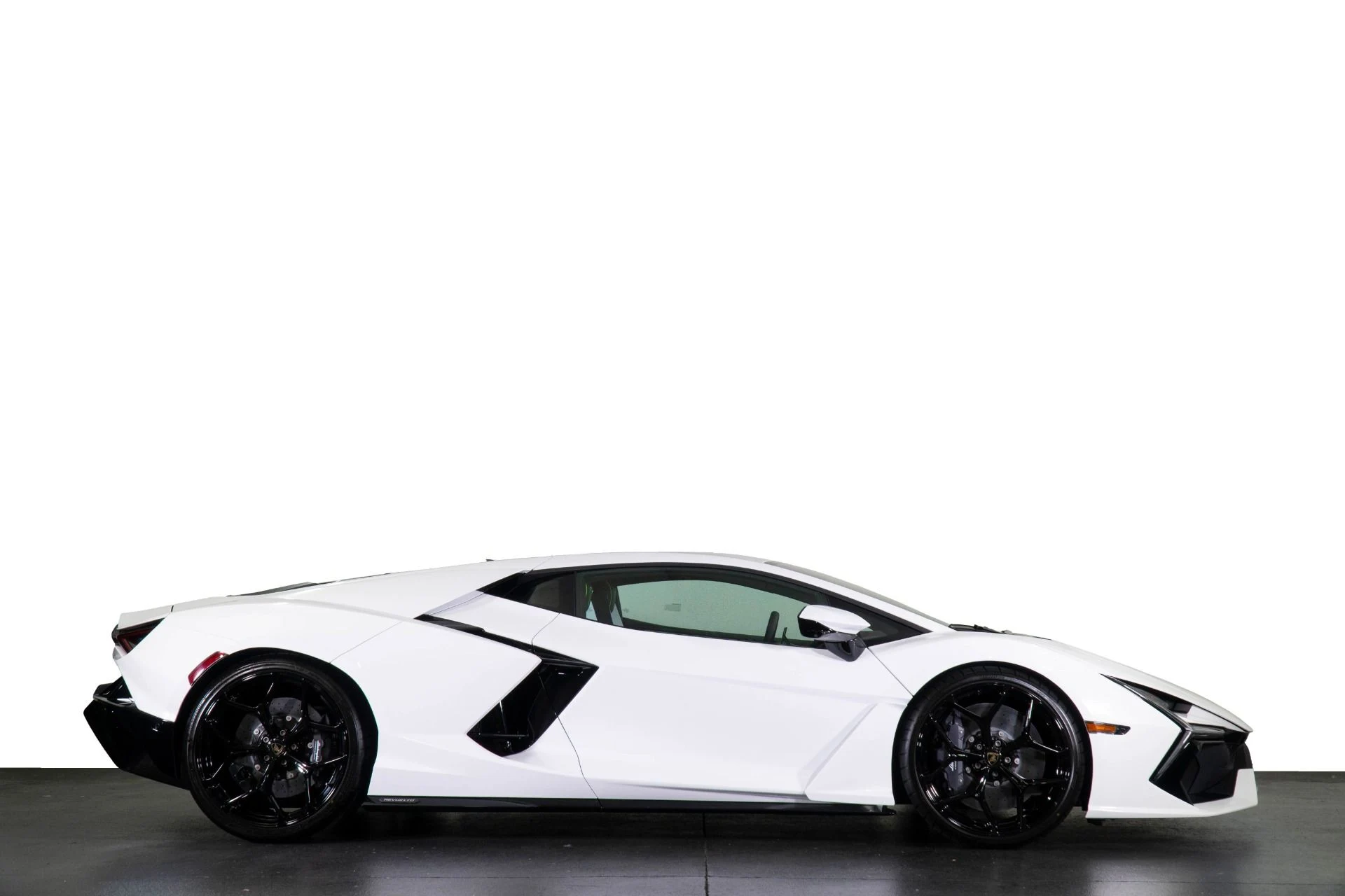 mph031_3036752309_New_2026_Lamborghini_Revuelto_1778722081_7c6cb8e012