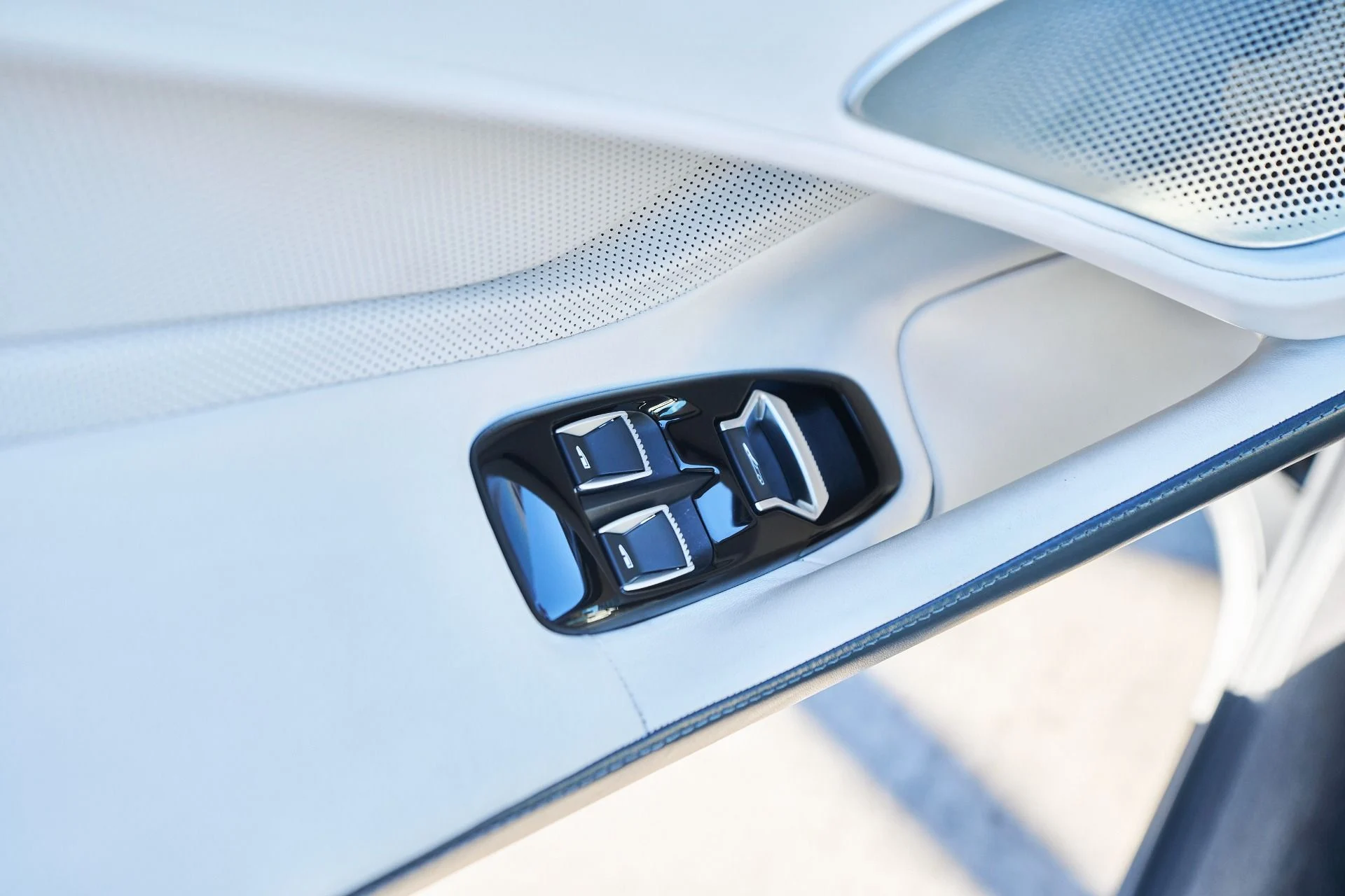 mph031_3040424926_Used_2022_Mc_Laren_GT_Base_1765245112_118b51f57c