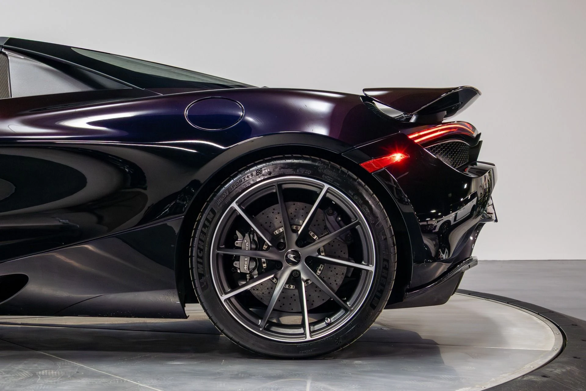 mph031_3045137658_Used_2019_Mc_Laren_720_S_Luxury_1770250296_ee901aafd9