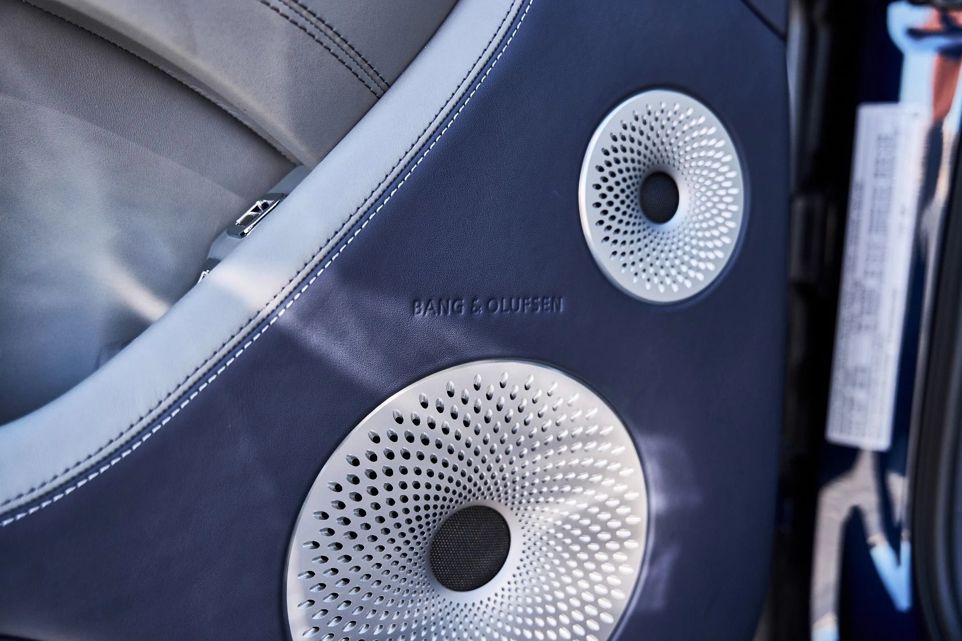mph031_3048813602_Used_2025_Bentley_Bentayga_EWB_1780709397_11263b8cd7