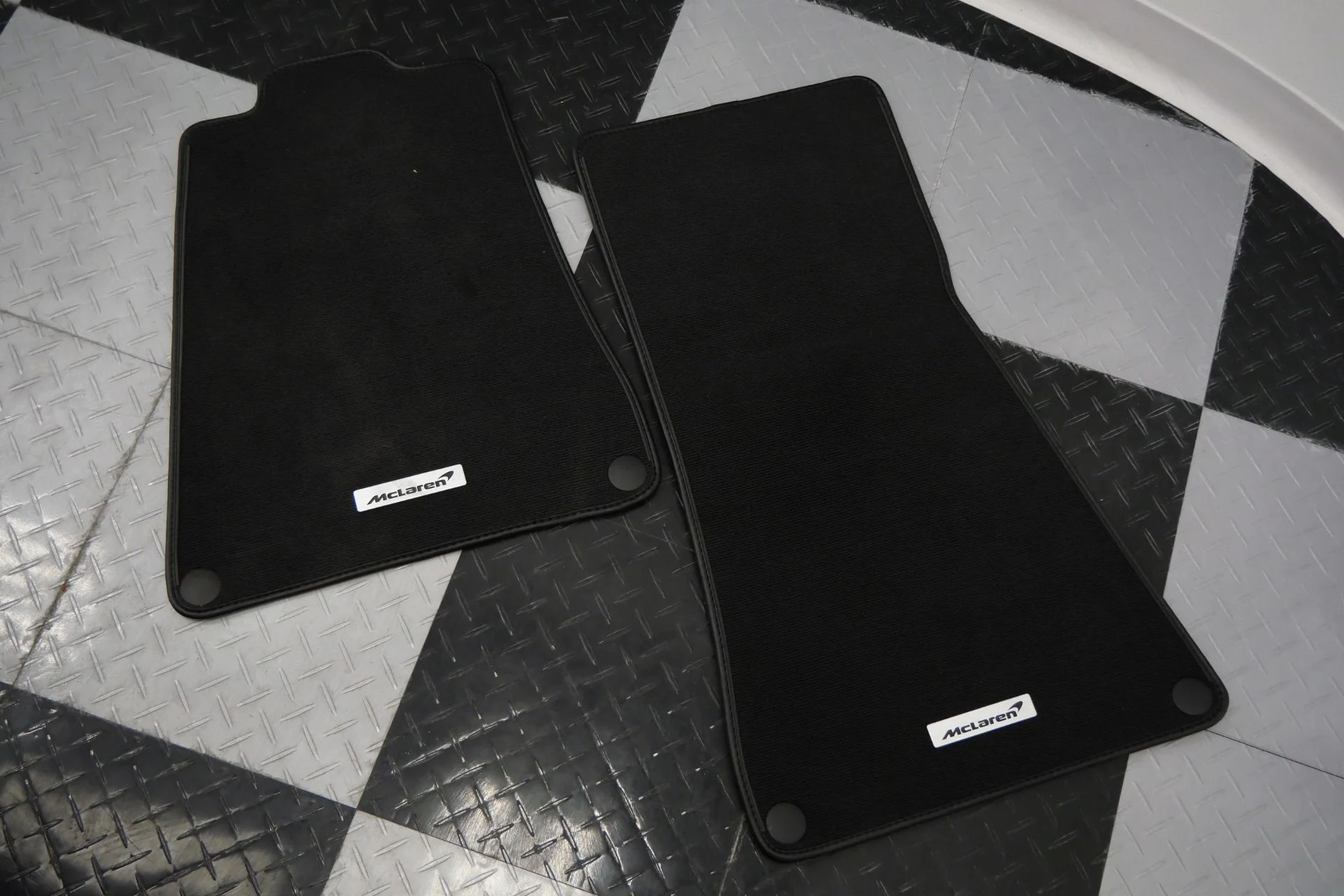 mph031_3049928477_Used_2024_Mc_Laren_Artura_Performance_Spec_Technology_Pack_1775235368_5224bbddce