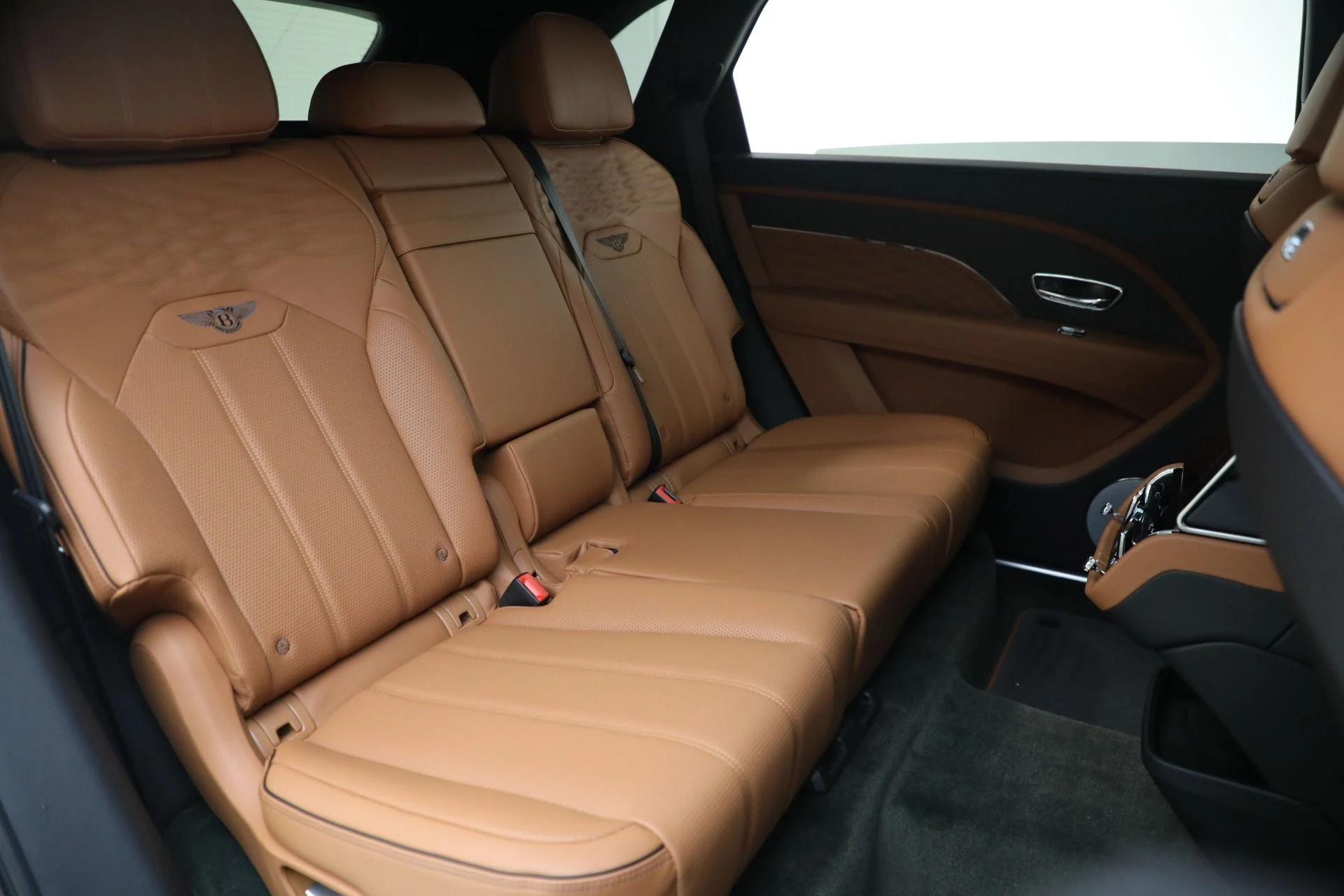 mph031_3053273659_Used_2023_Bentley_Bentayga_EWB_Azure_V8_ba5f2bdae9