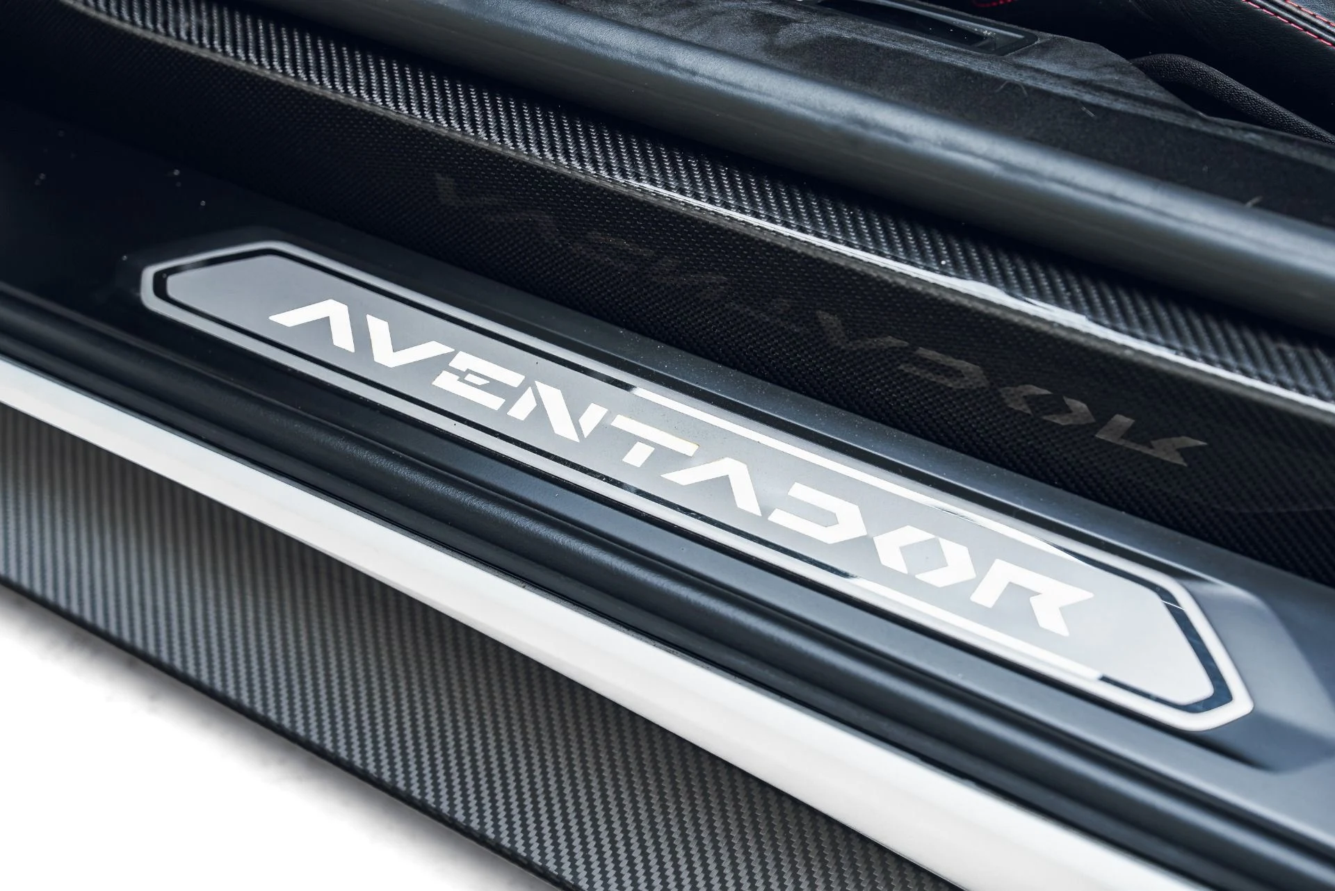 mph031_3053726910_Used_2018_Lamborghini_Aventador_LP_740_4_S_1783639904_2edf2dd84c