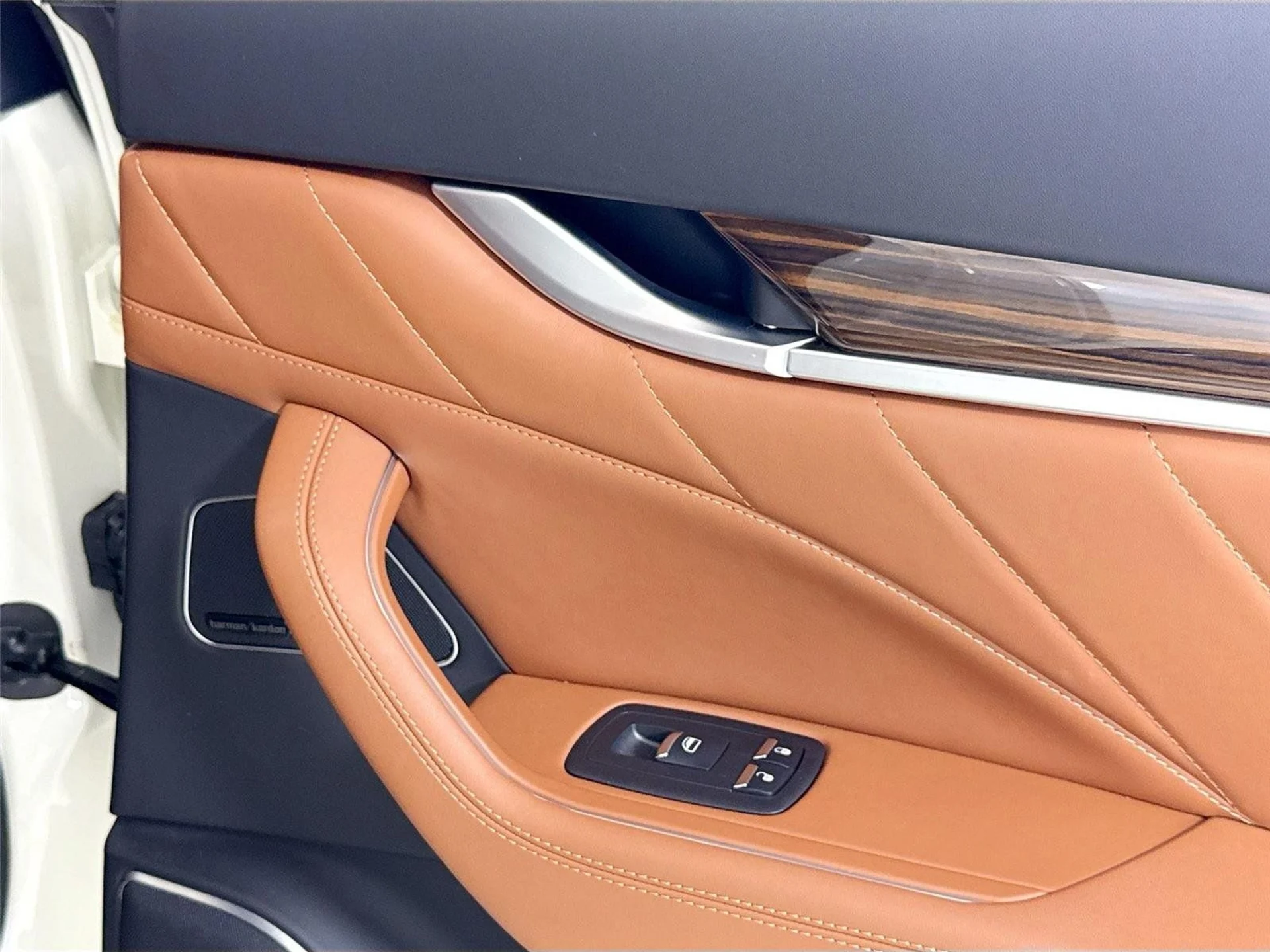 mph031_3080878656_26d54a935f1ee1e0c2bddeb9663b88d9_c16b3a10fd