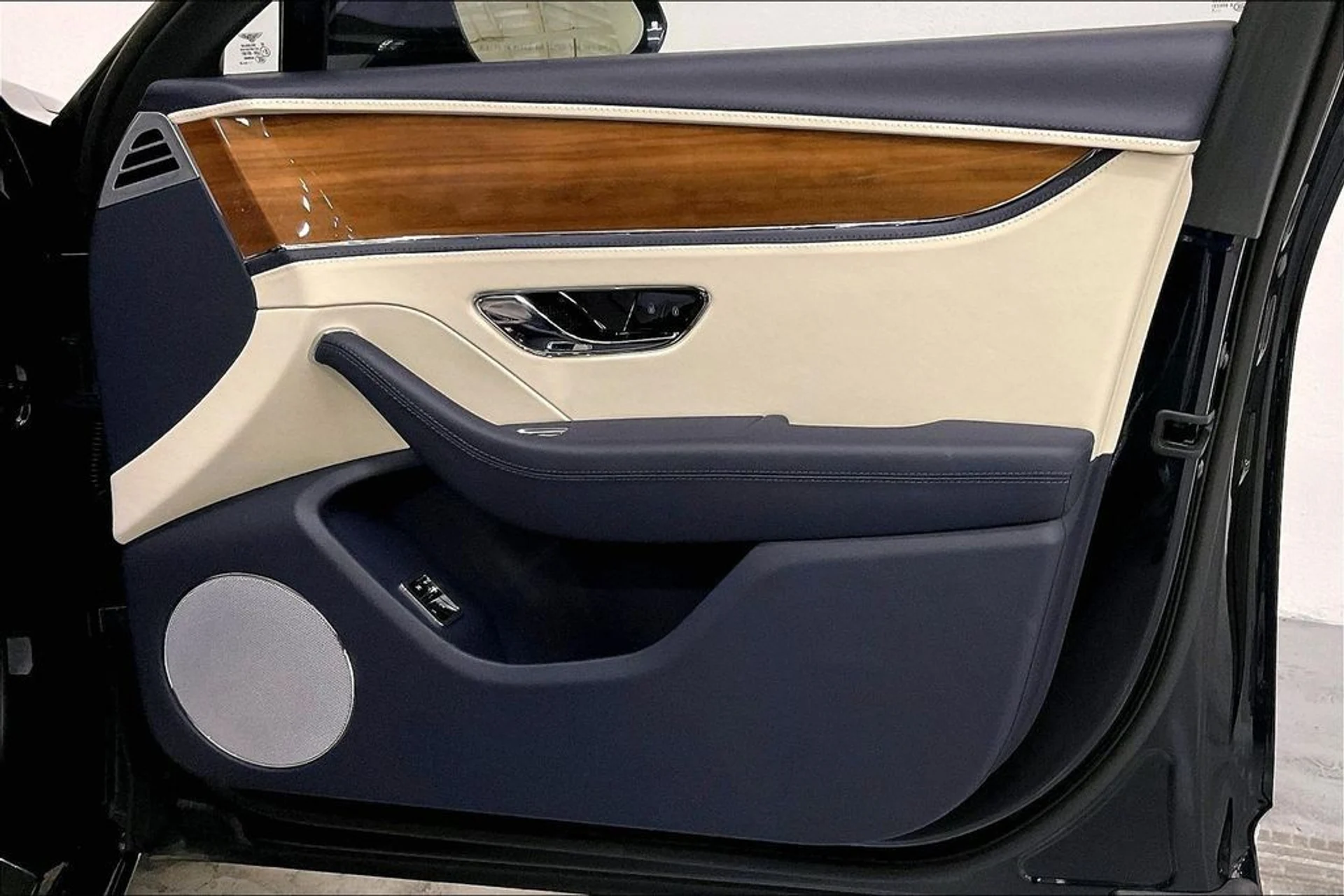 mph031_3086092381_3e59294c7dc203ecd5d83ab47706874ex_8457cf32d2