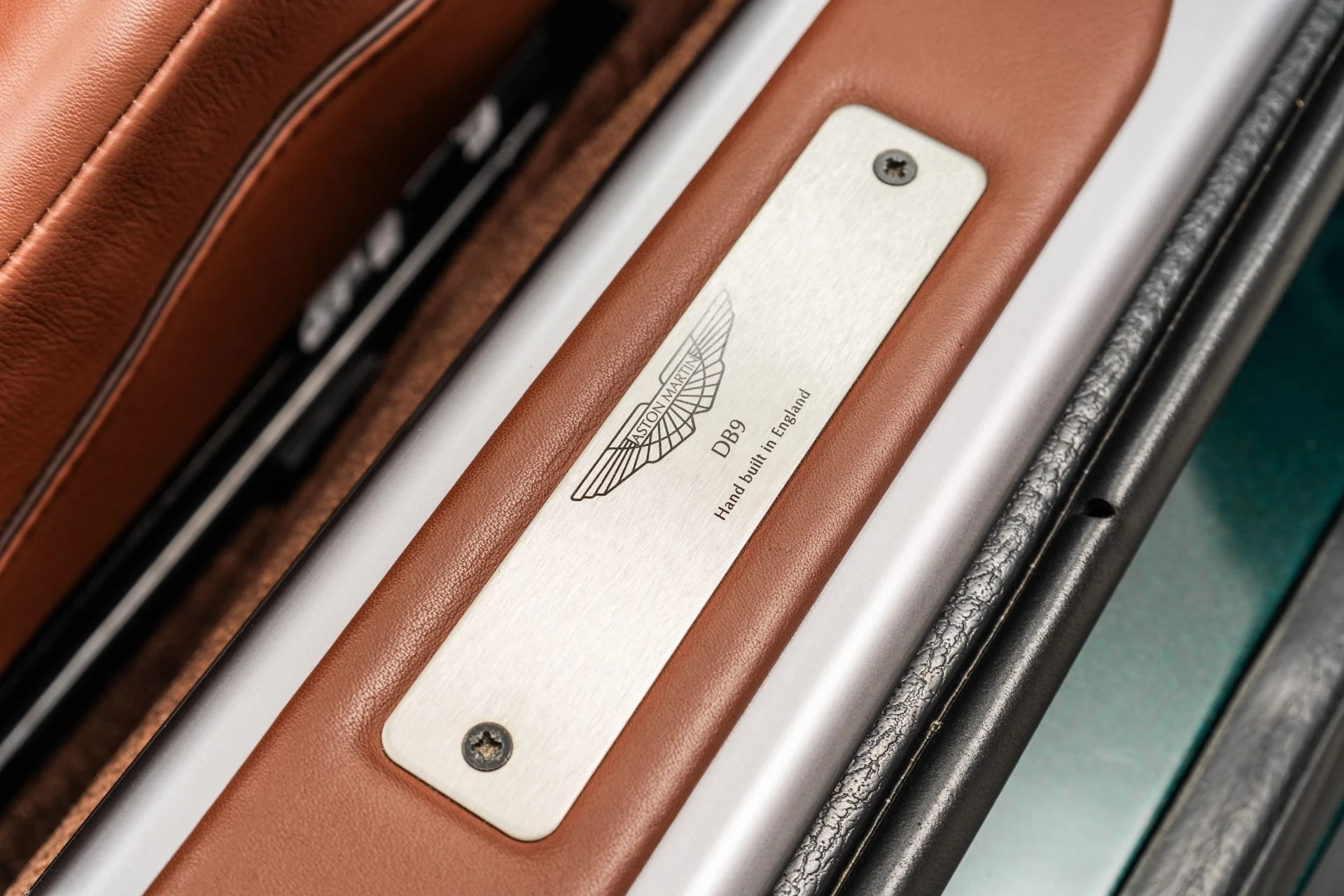 mph031_3086841386_Used_2015_Aston_Martin_DB_9_Volante_1759413390_51c7ec8924