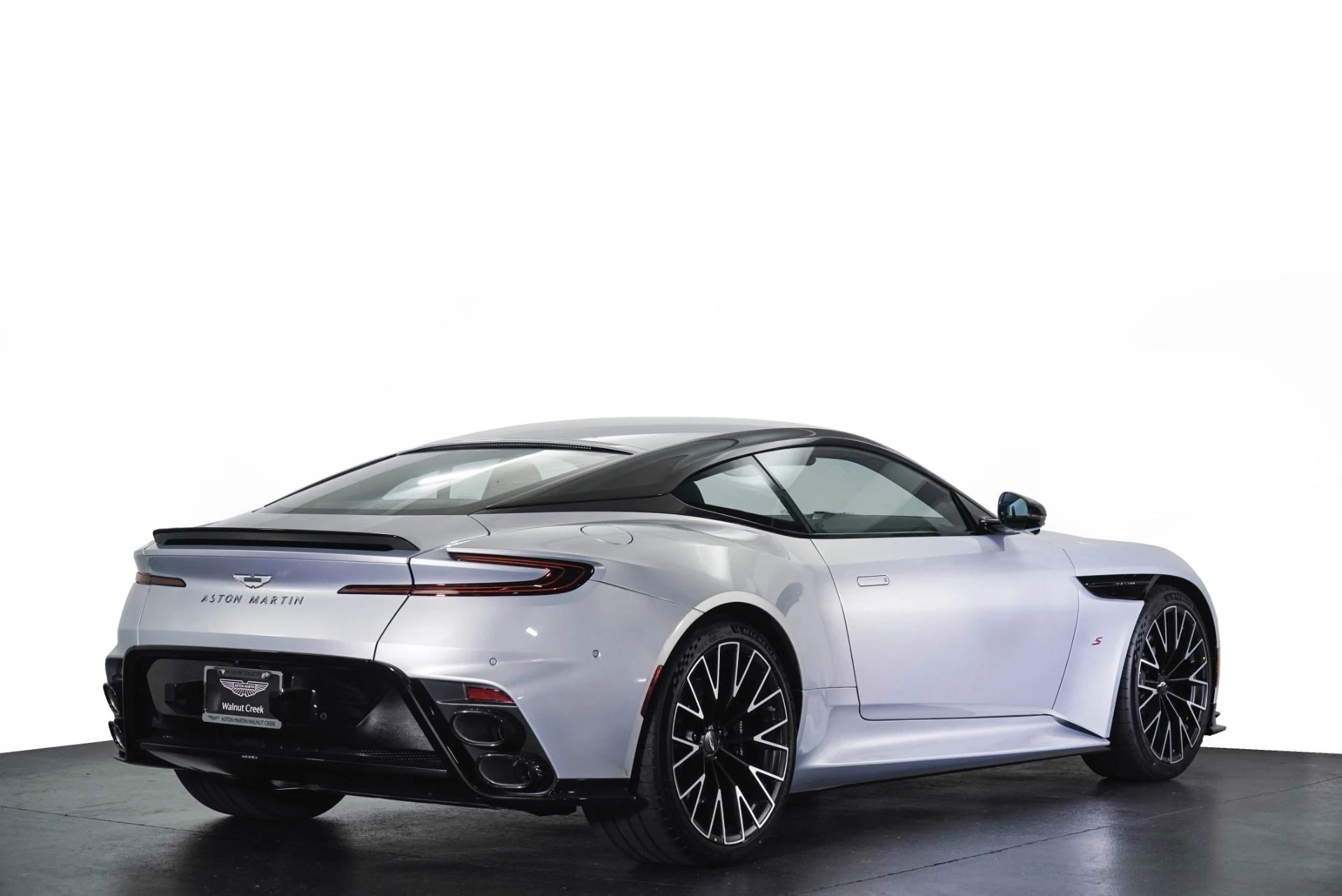 mph031_3087012843_New_2026_Aston_Martin_DB_12_1789417407_1740e3e993