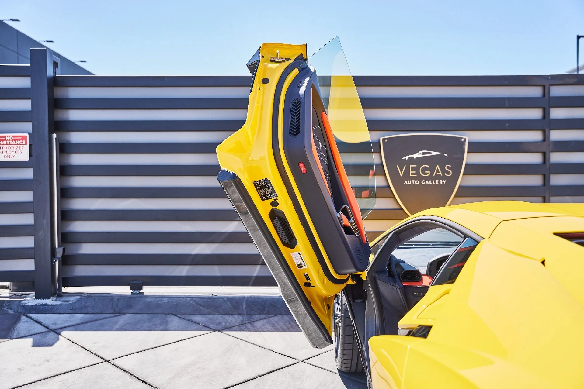 mph031_3093176979_Used_2025_Lamborghini_Revuelto_Base_1780084756_38089cda03