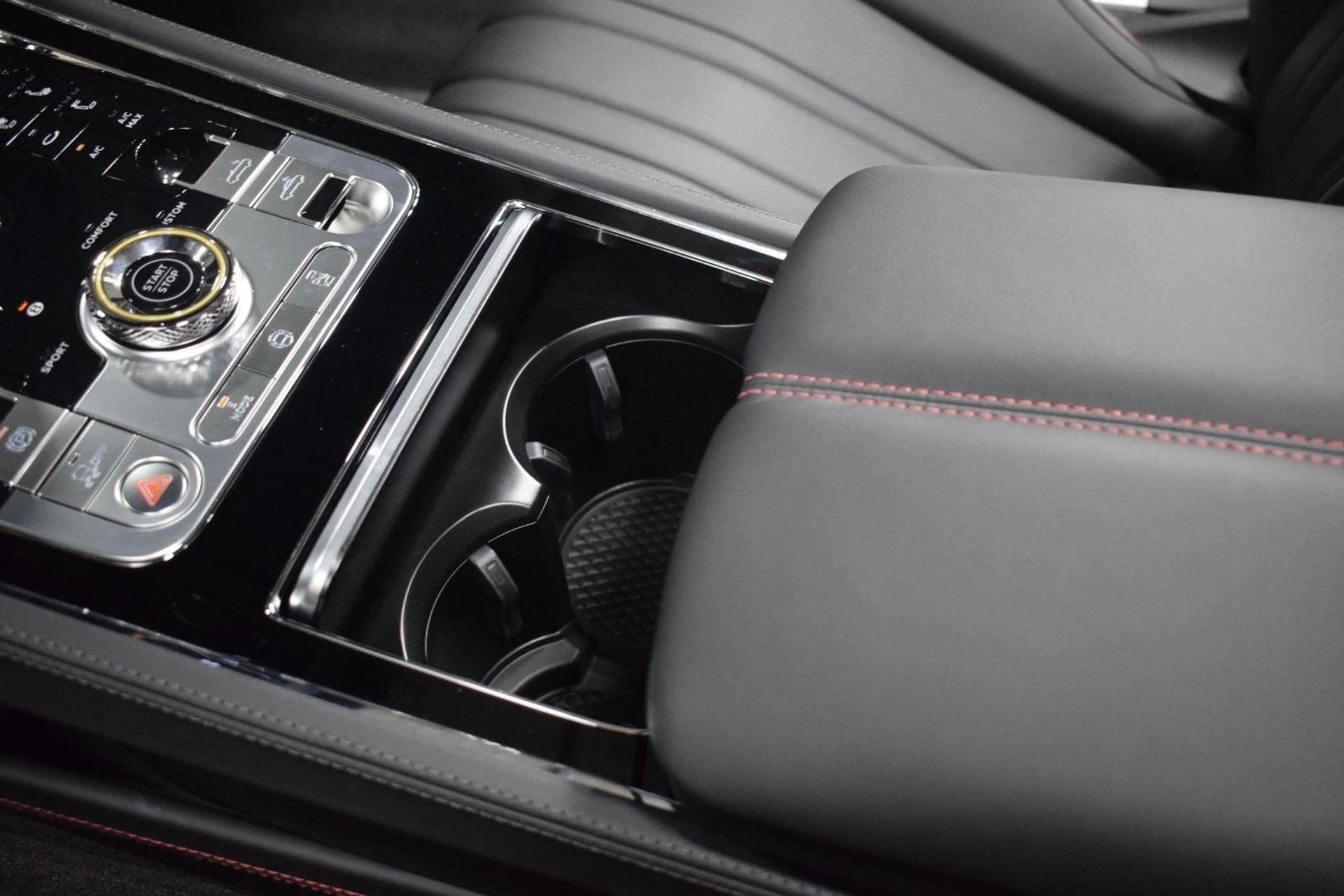 mph031_3103597804_97661747d0bc6be2a638e95c497dc823x_005dfae022