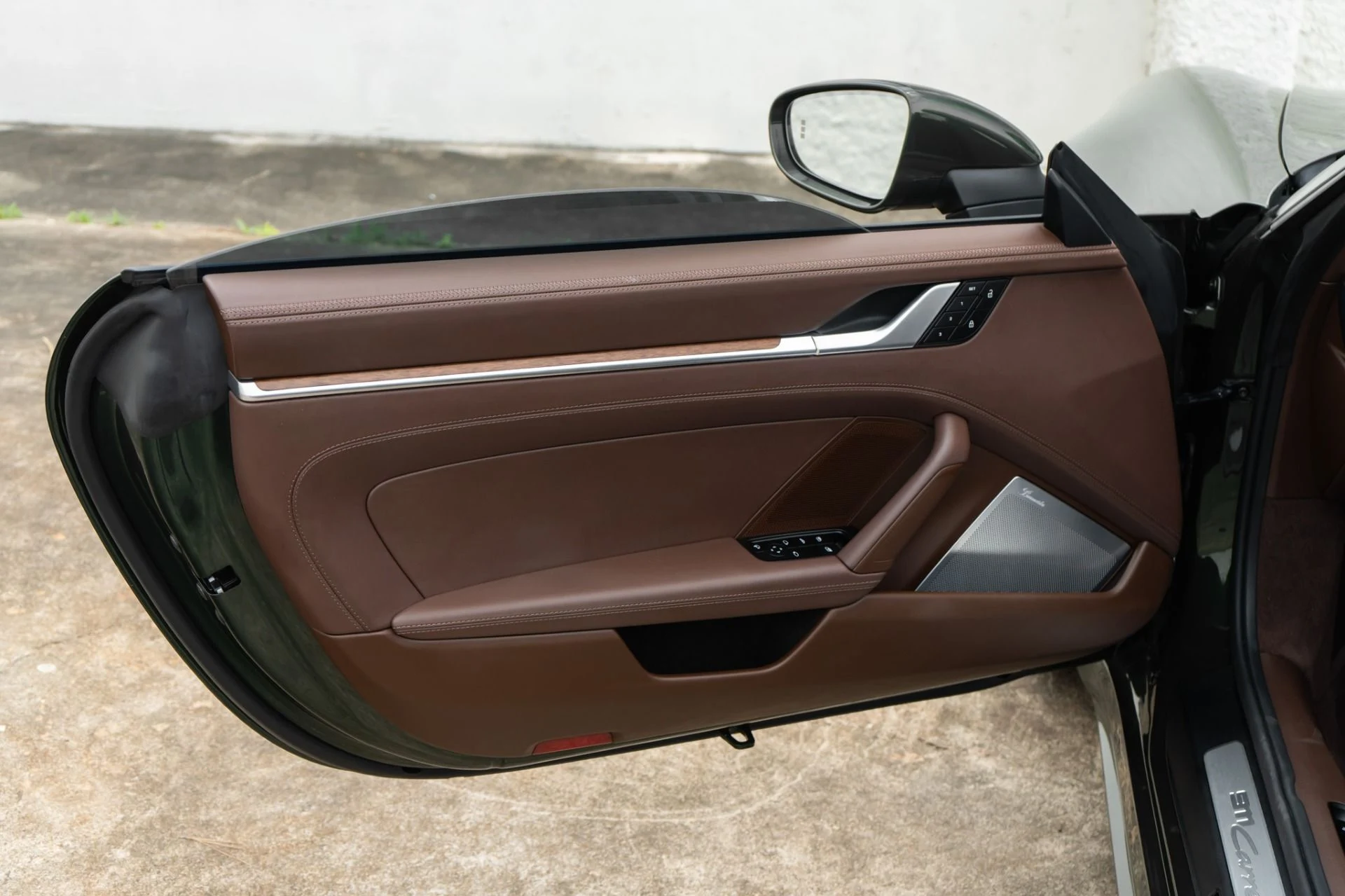 mph031_3109635525_Used_2026_Porsche_911_Carrera_S_1778259598_366a183e62