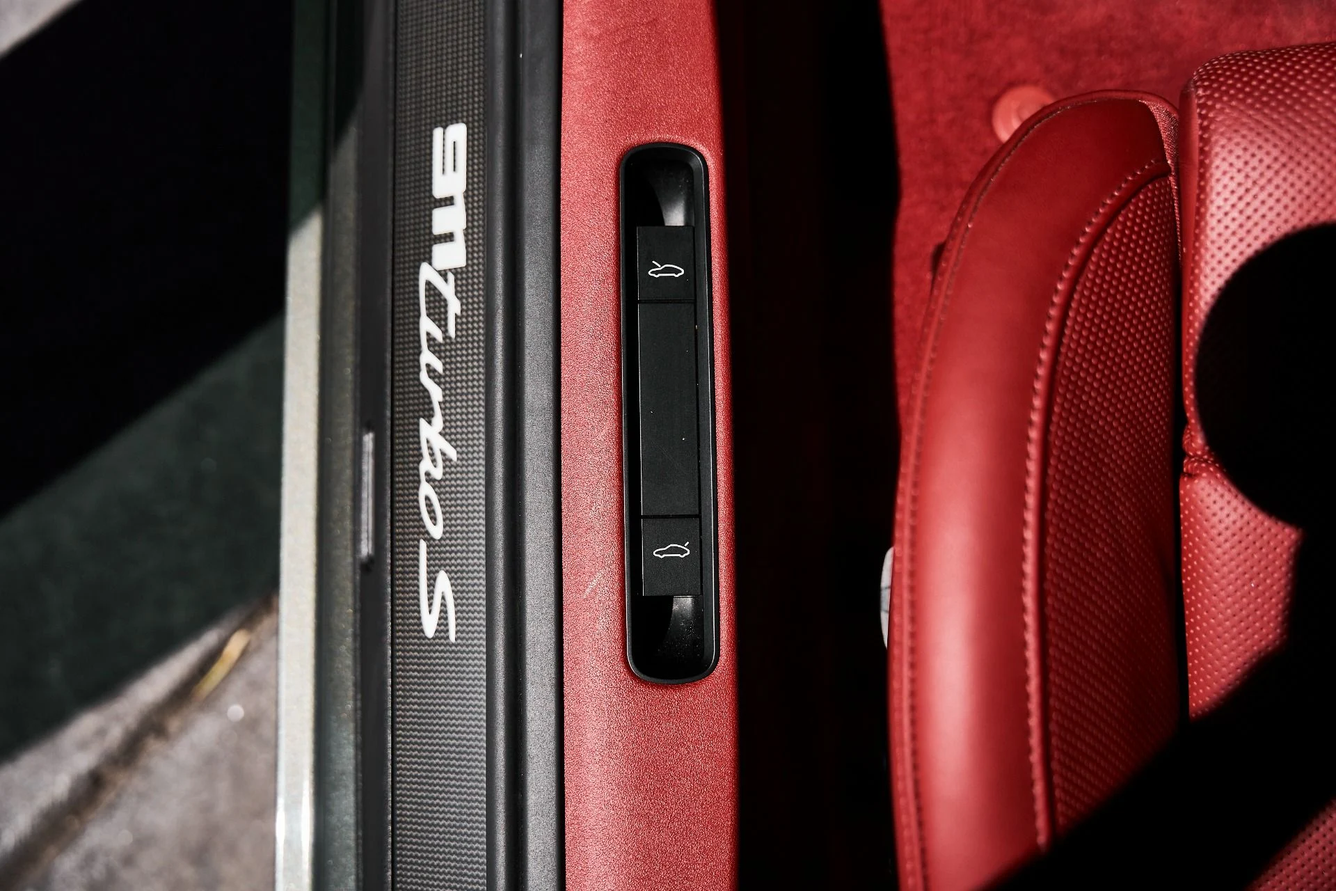 mph031_3123877070_Used_2023_Porsche_911_Turbo_S_1777011108_3e9548ad66