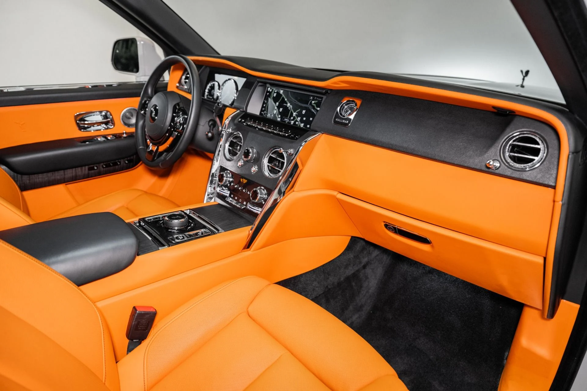 mph031_3124074183_Used_2022_Rolls_Royce_Cullinan_1753976414_57b2b26028