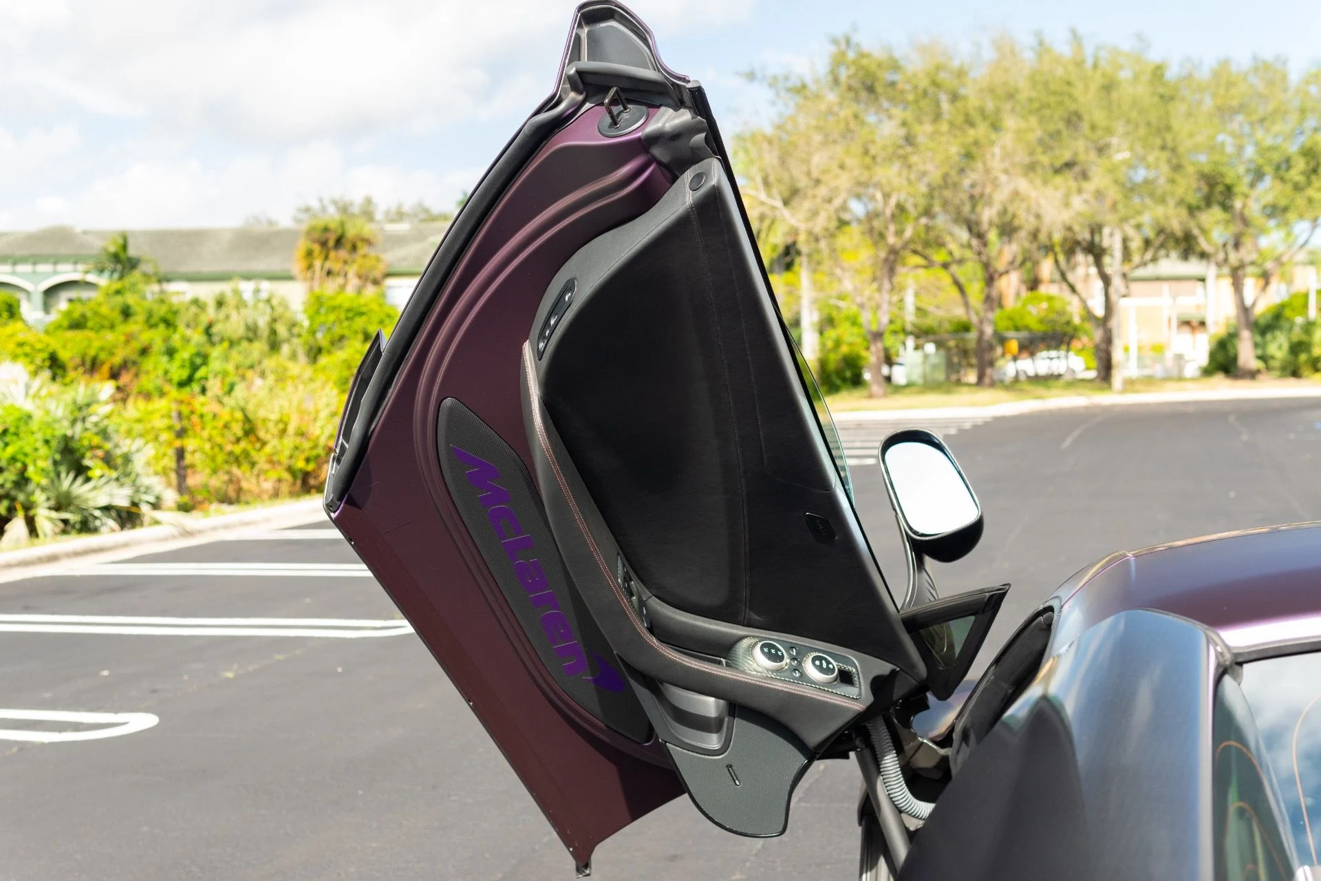 mph031_3135738438_Used_2013_Mc_Laren_MP_4_12_C_Spider_1769458558_463bb06c74