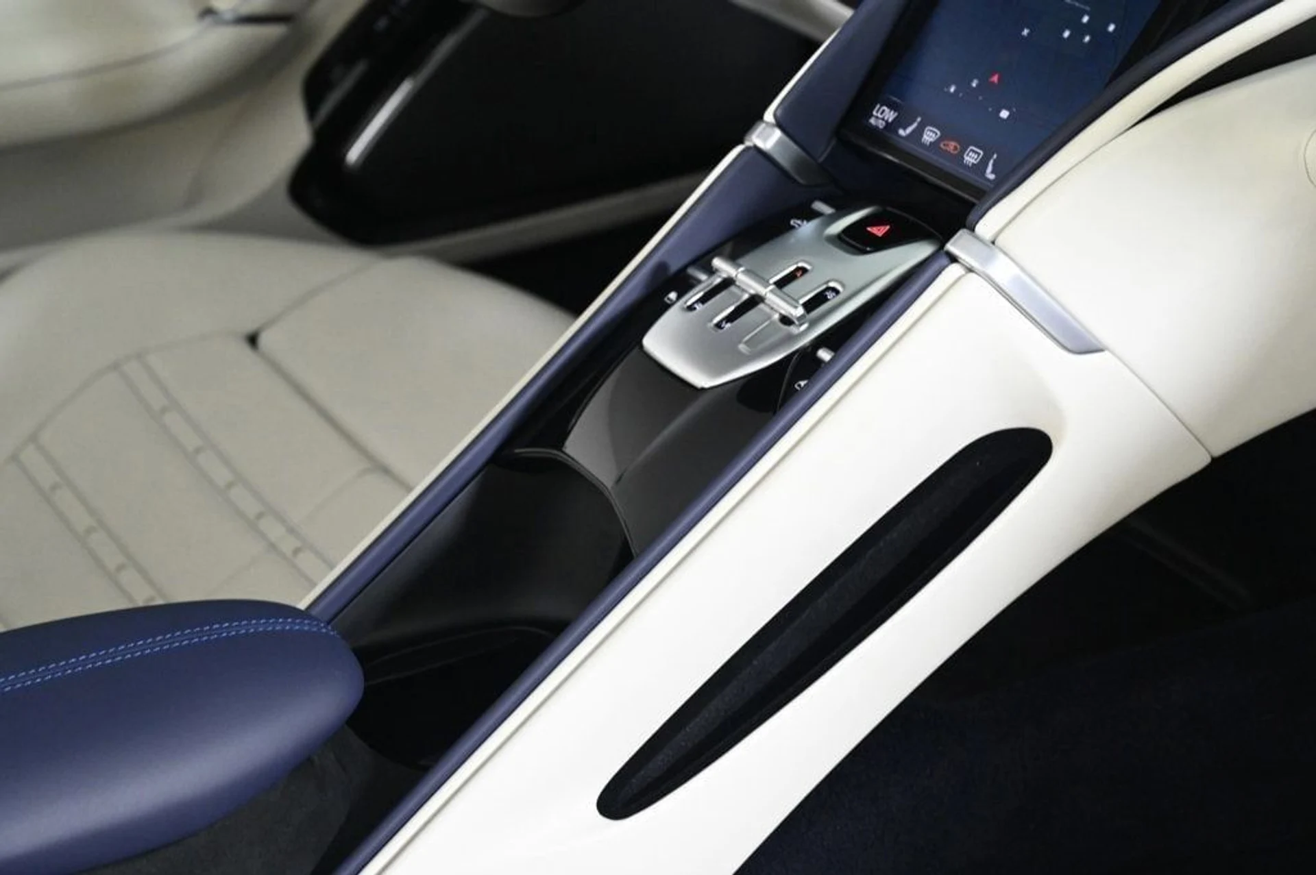 mph031_3142978376_3edd4e51208c412ba7e16d2bd500d8bb_57011bc99f