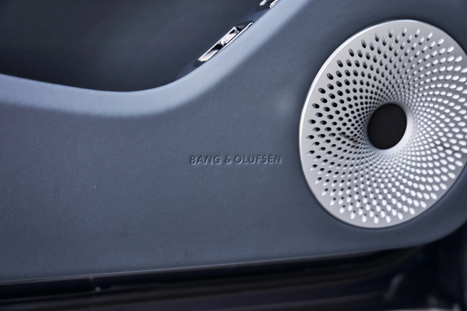 mph031_3150213625_Used_2026_Bentley_Flying_Spur_V8_1775613288_3f583d9c8e