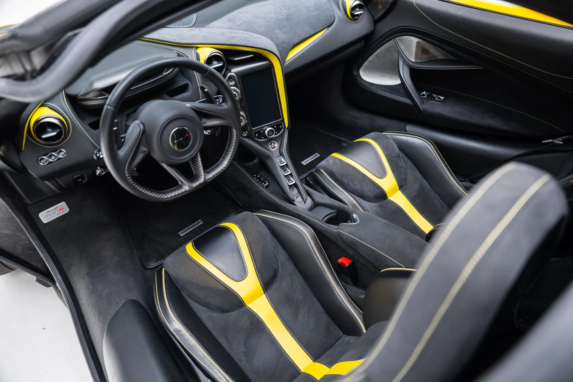 mph031_3155609246_Used_2018_Mc_Laren_720_S_Performance_1764709417_3ca1495a01