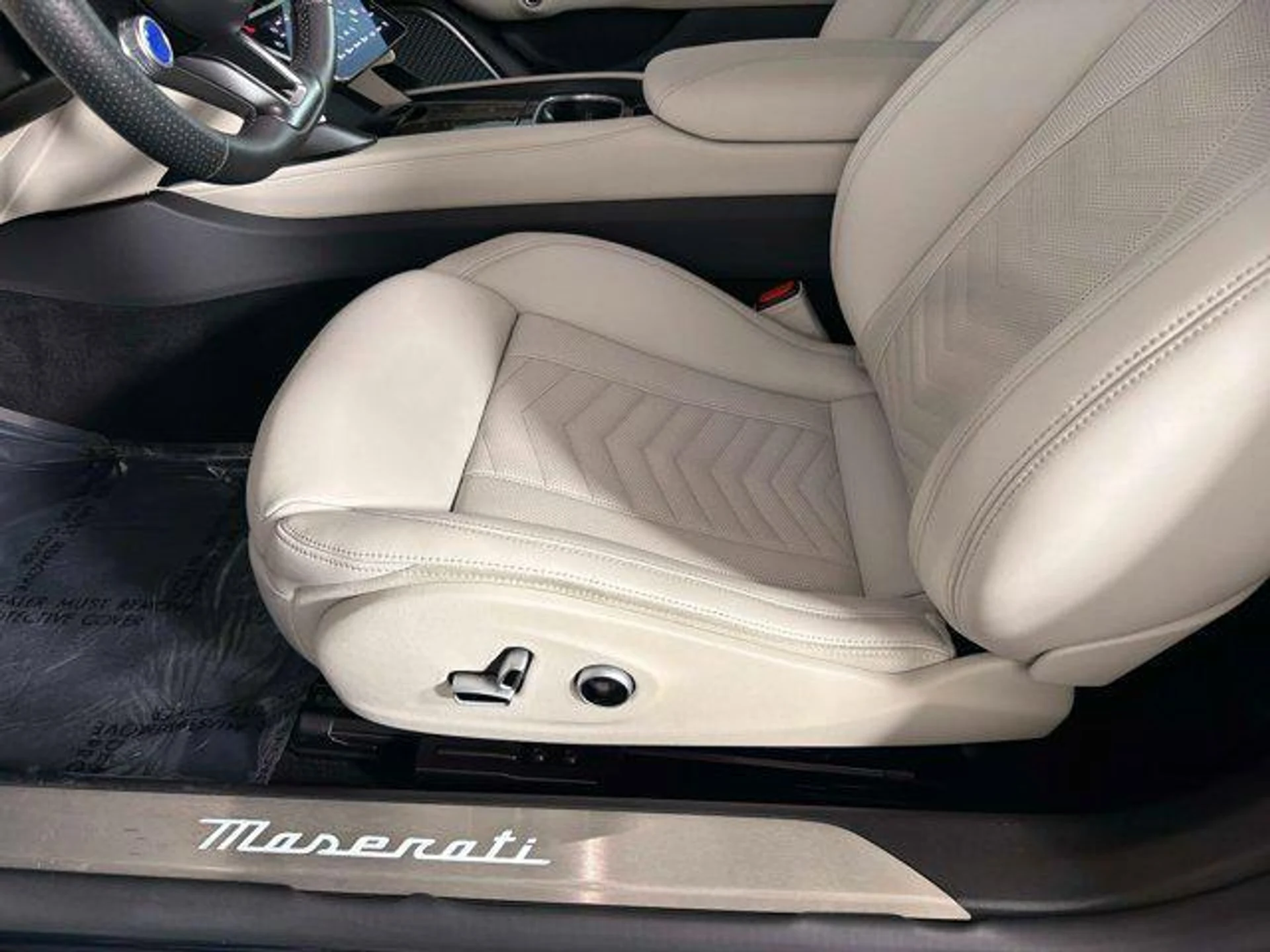 mph031_3155954865_0jxj2o_J3is_M_Ycwb7tz_Rso_U_Uwick_5358c8f773